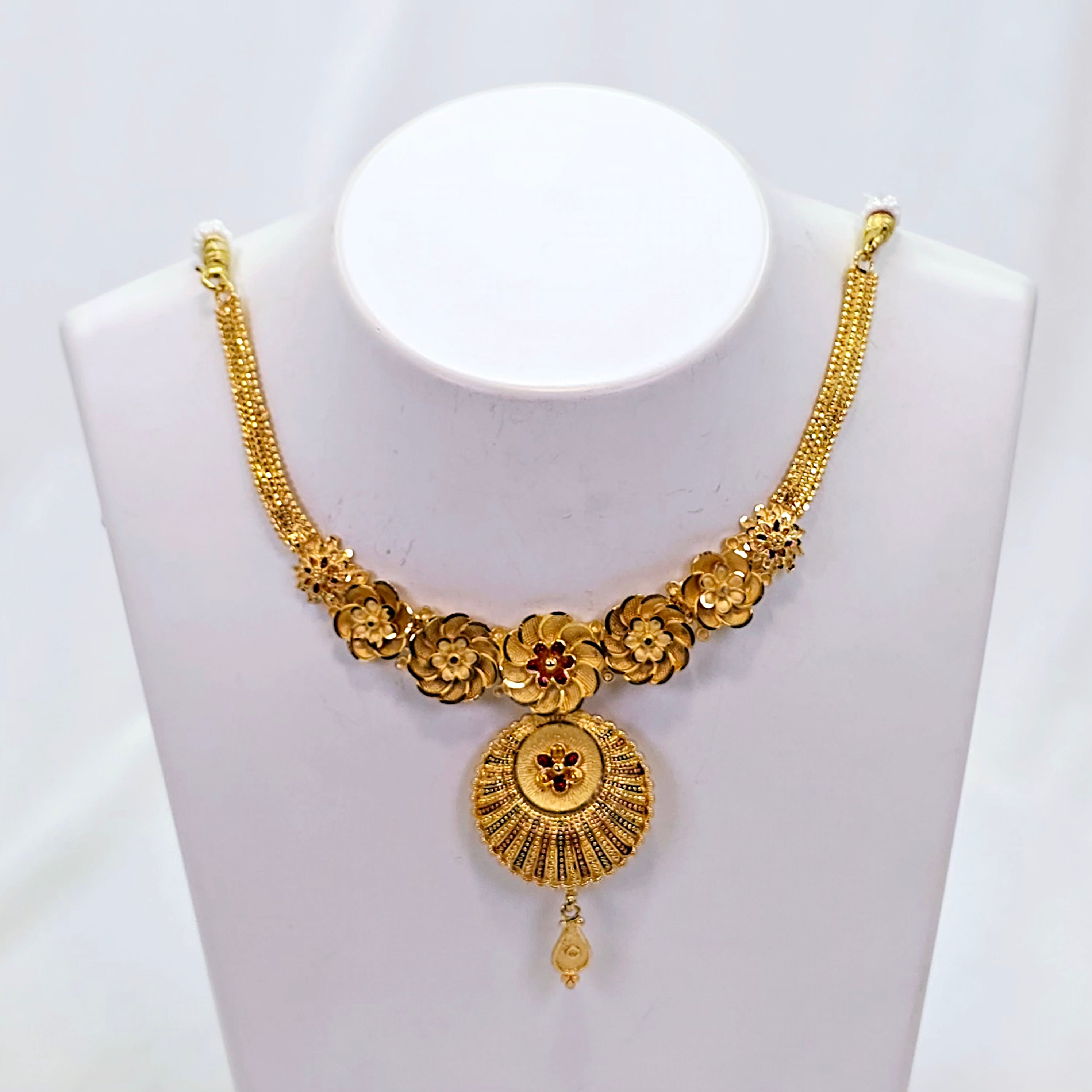 The Karina Goldforming Necklace