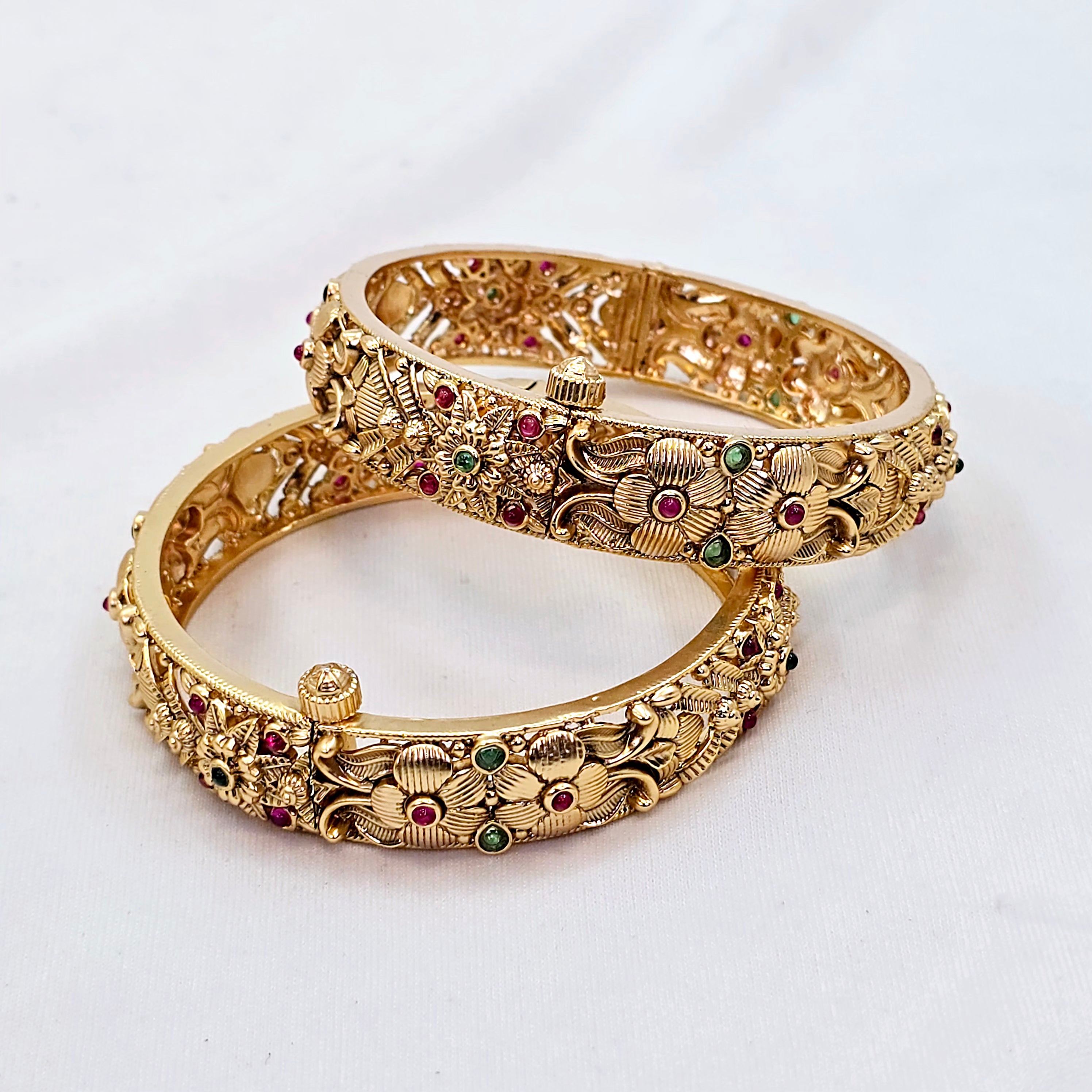The Idhaya Rajwadi Bangle