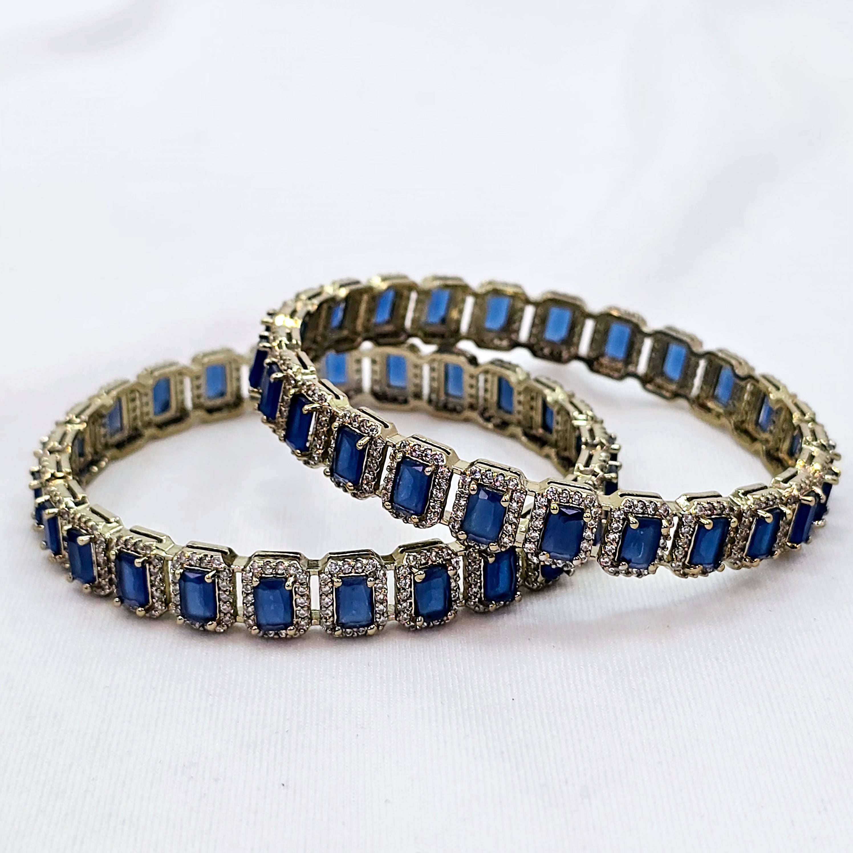 The Bela Victorian Polish Bangle