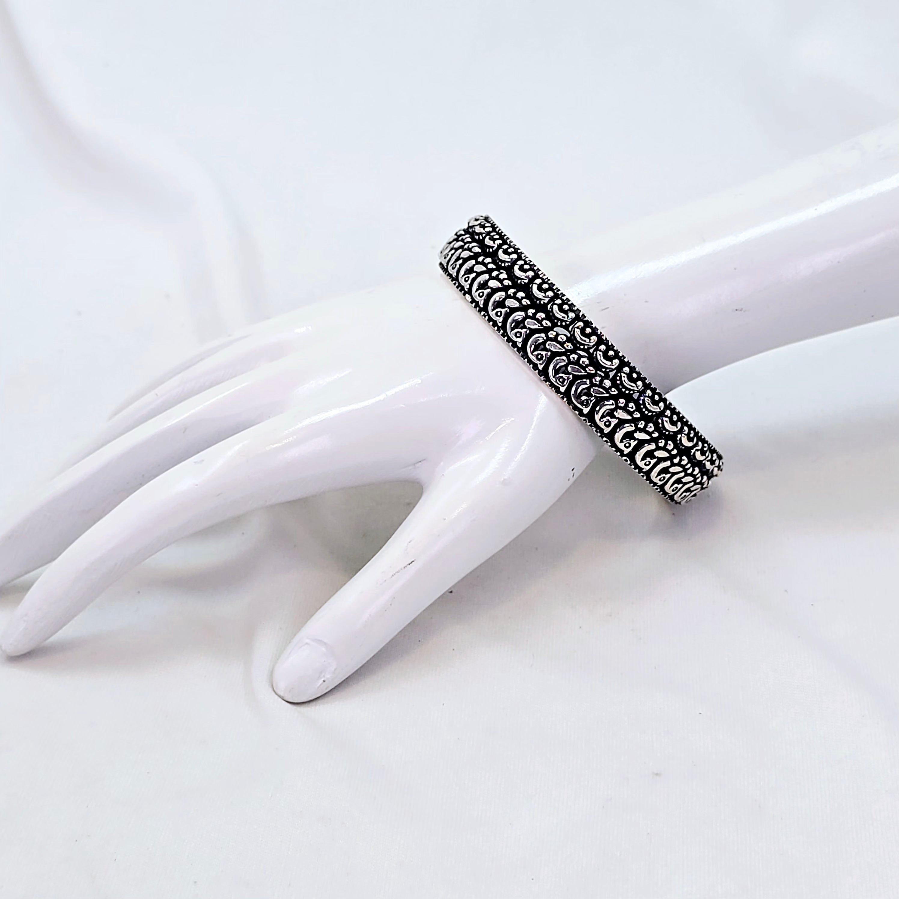 The Padmakshi Oxidized Bangle