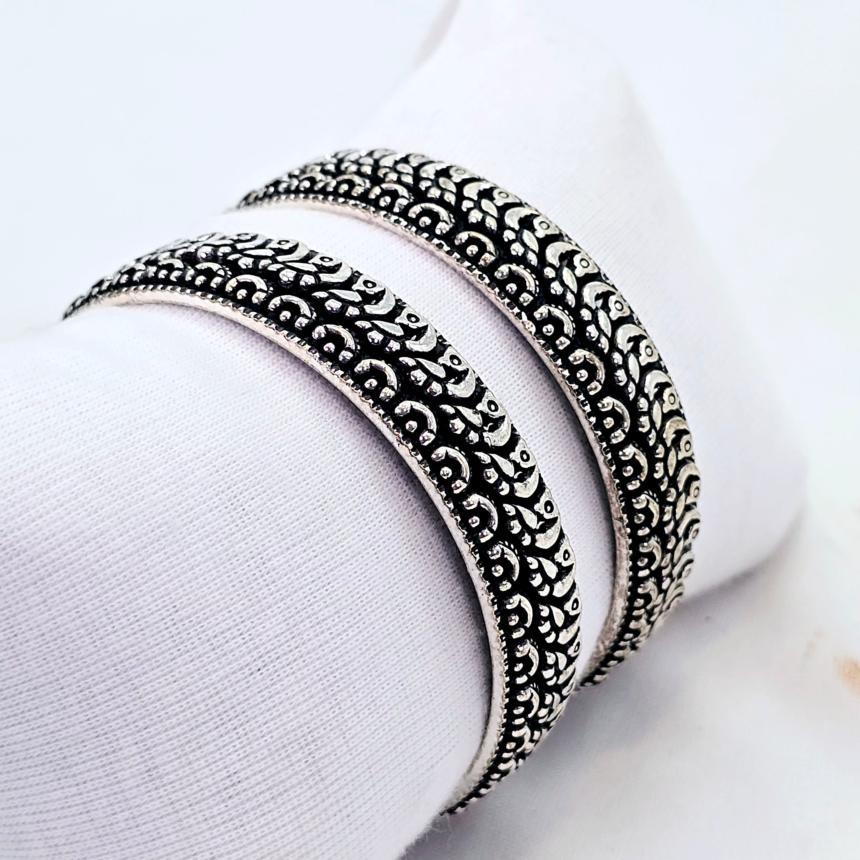 The Padmakshi Oxidized Bangle