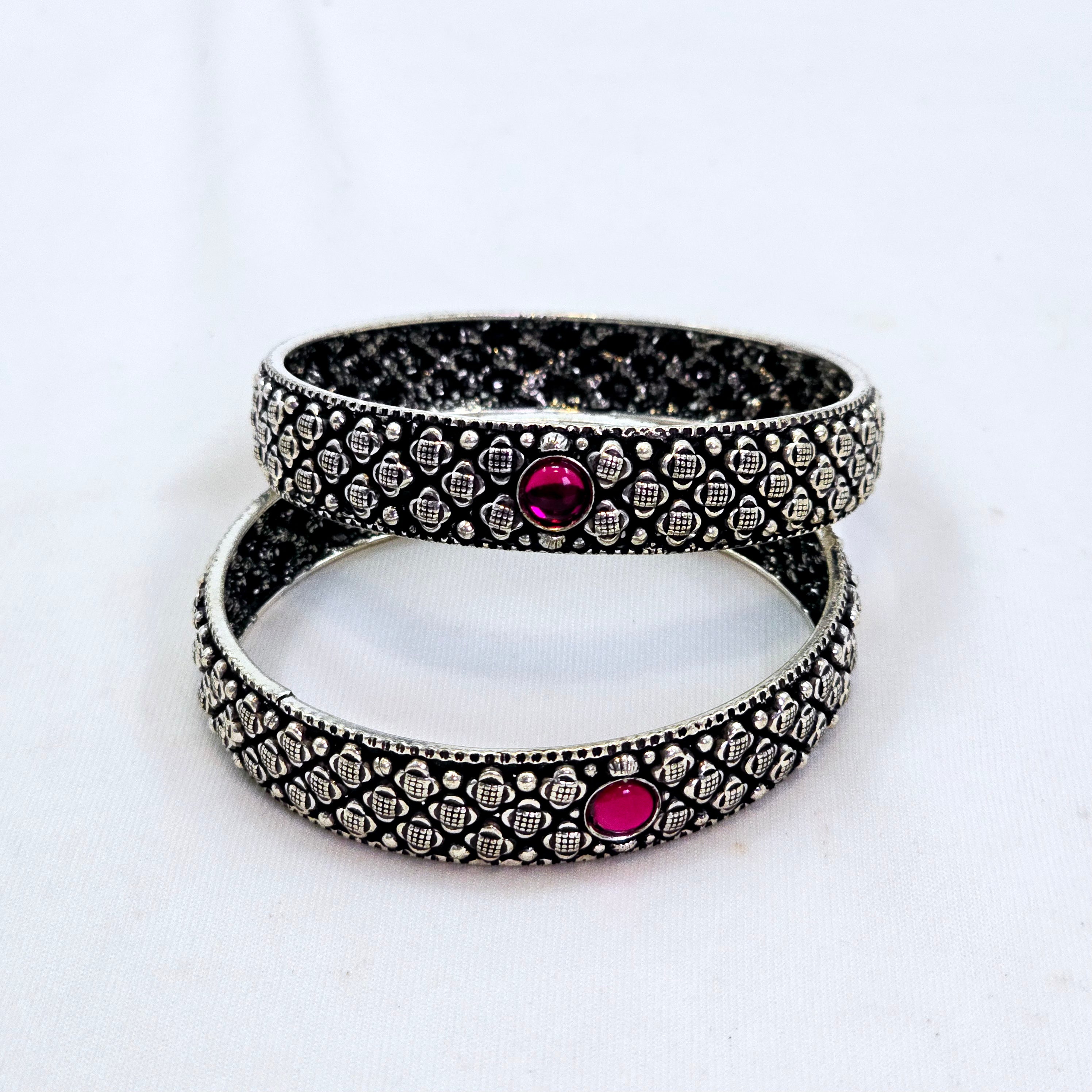 The Pavani Oxidized Bangle
