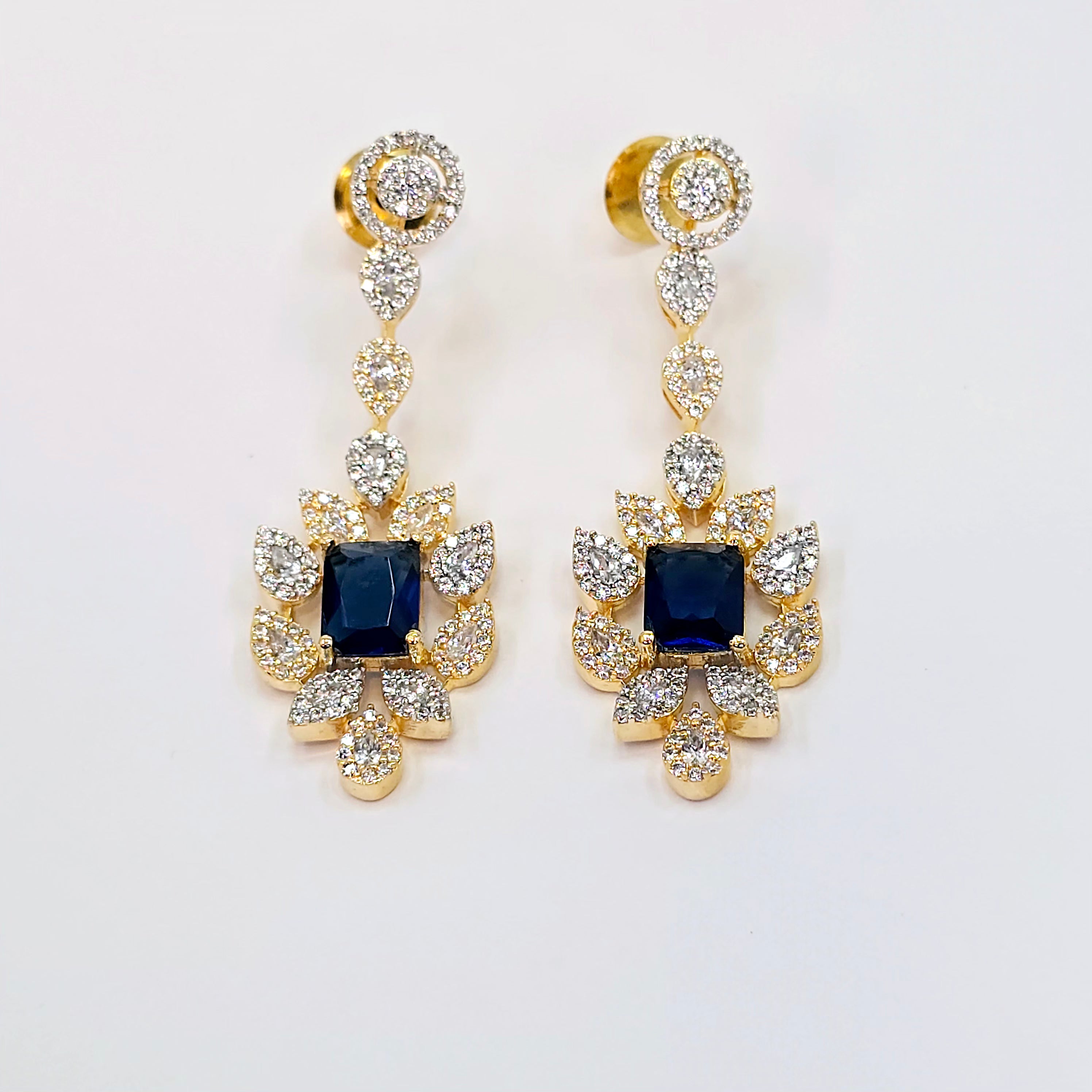 The Brissa Yellowgold A.D Necklace