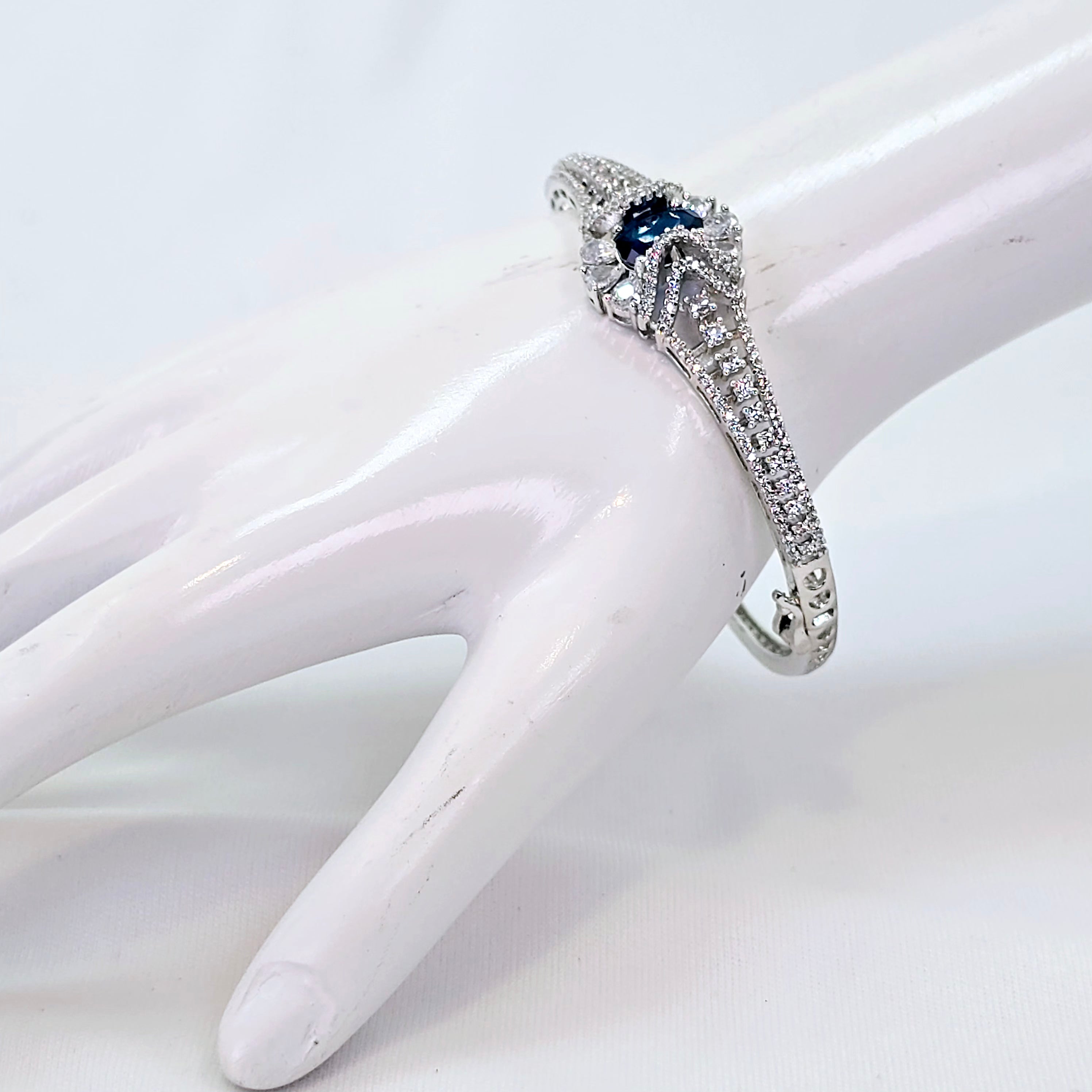 The Eirwen Whitegold A.D Bracelet