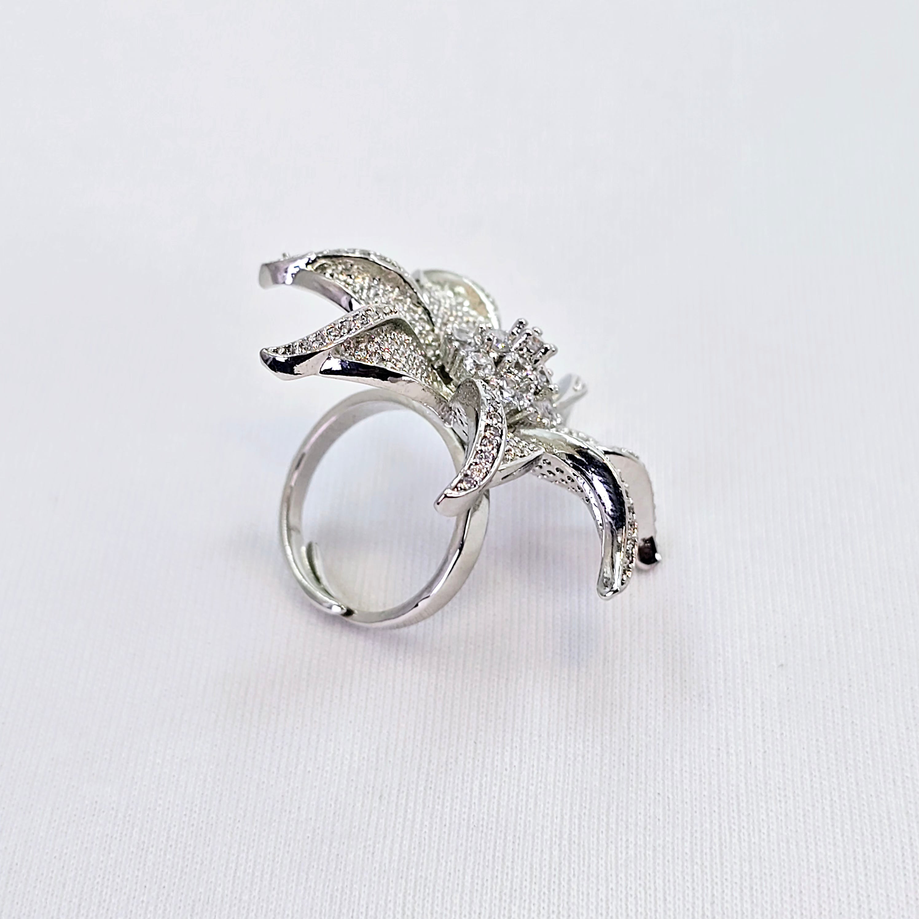 The Elid Whitegold A.D Ring