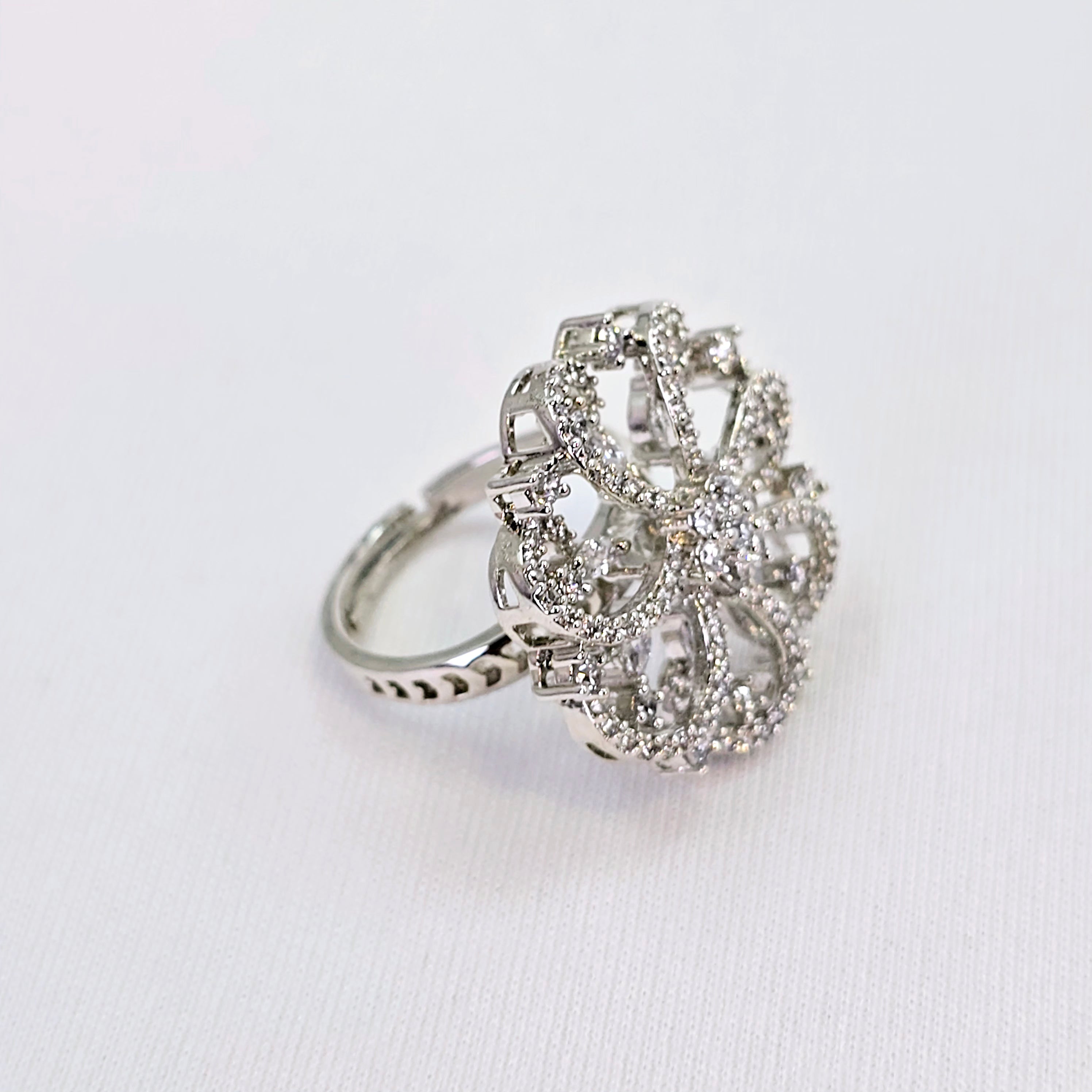 The Floral Whitegold A.D Ring