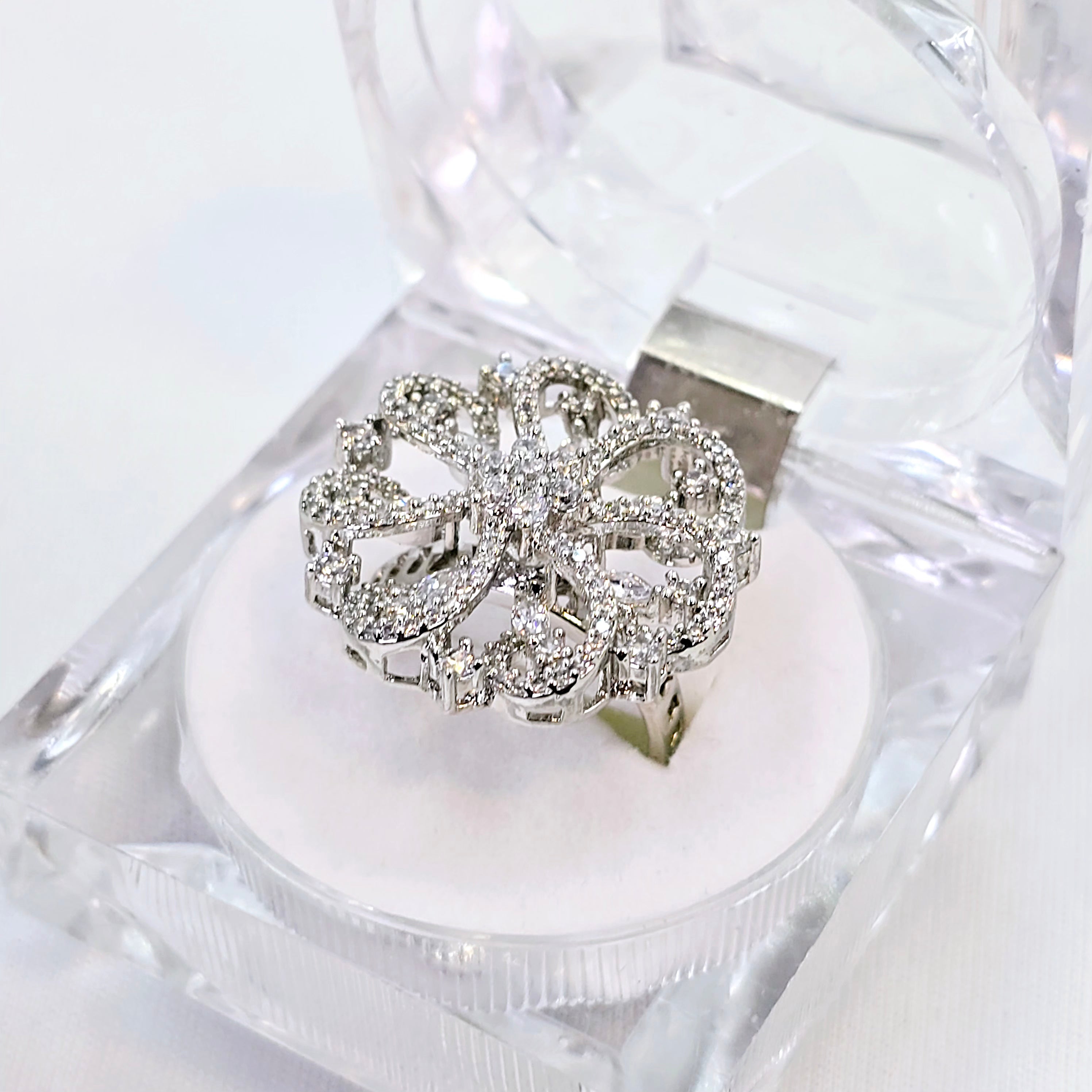 The Floral Whitegold A.D Ring