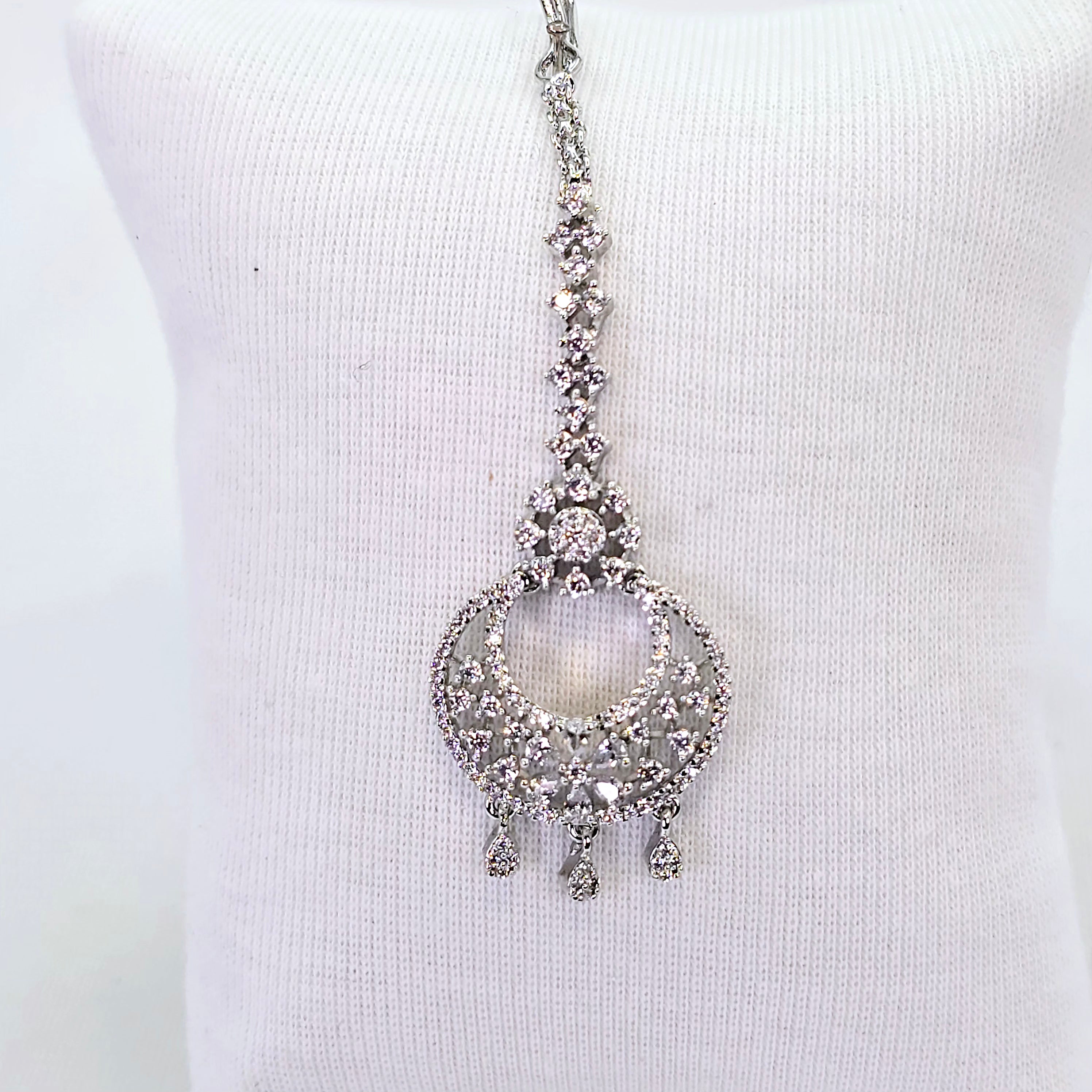 The Dilan Whitegold A.D Bindi