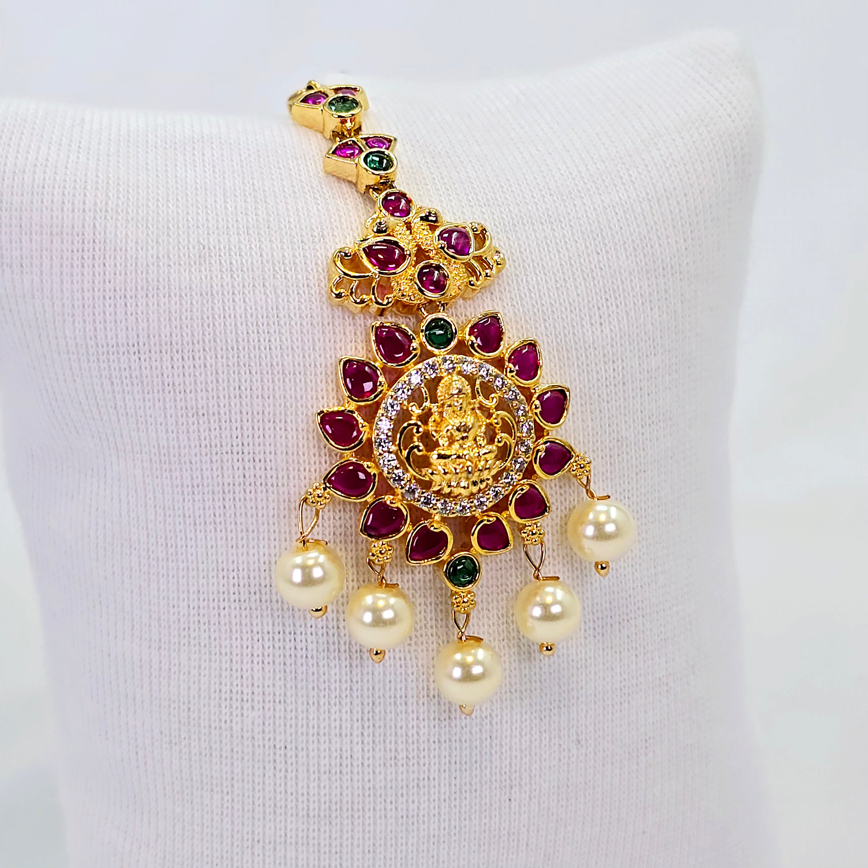 The Junaiya Kempu Bindi