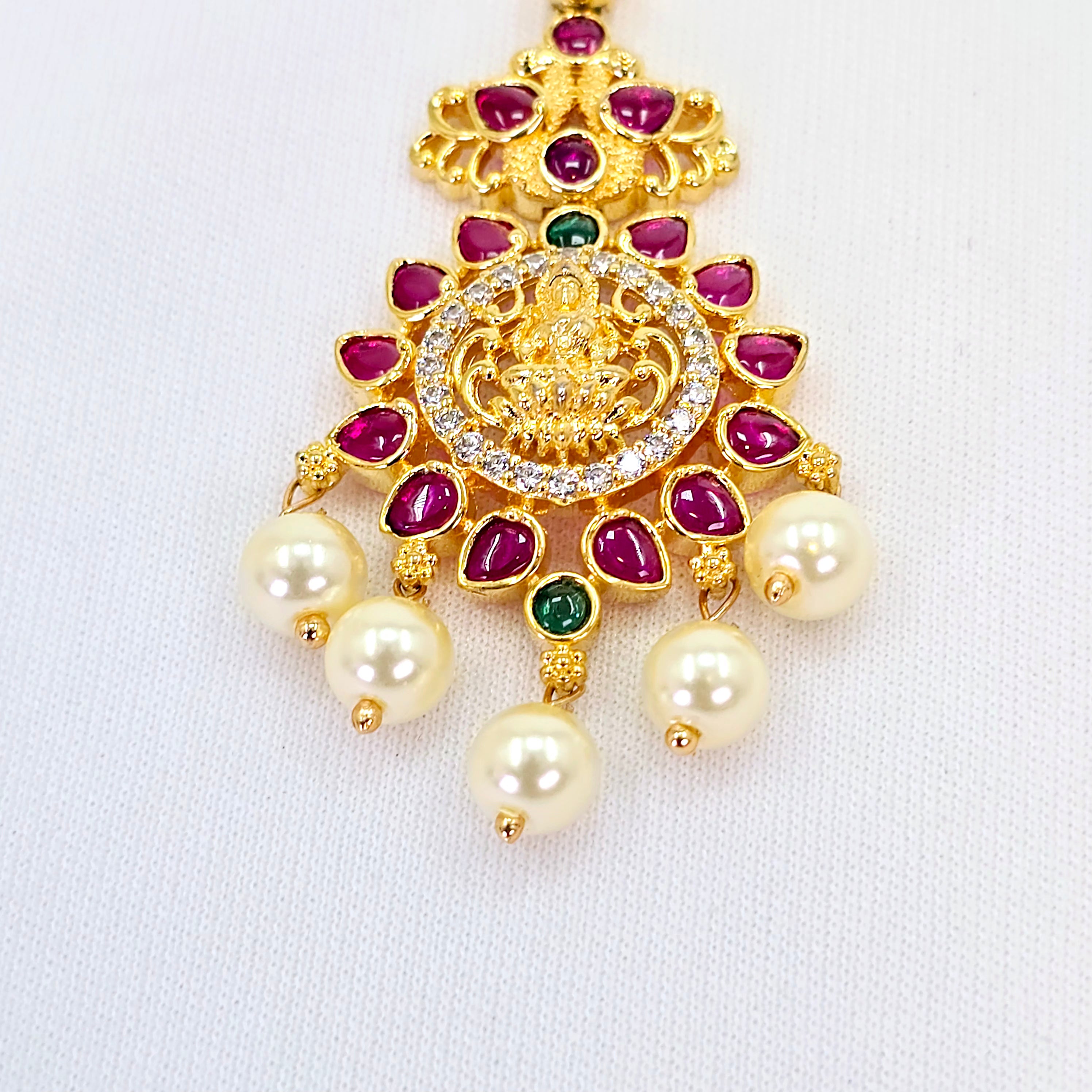The Junaiya Kempu Bindi