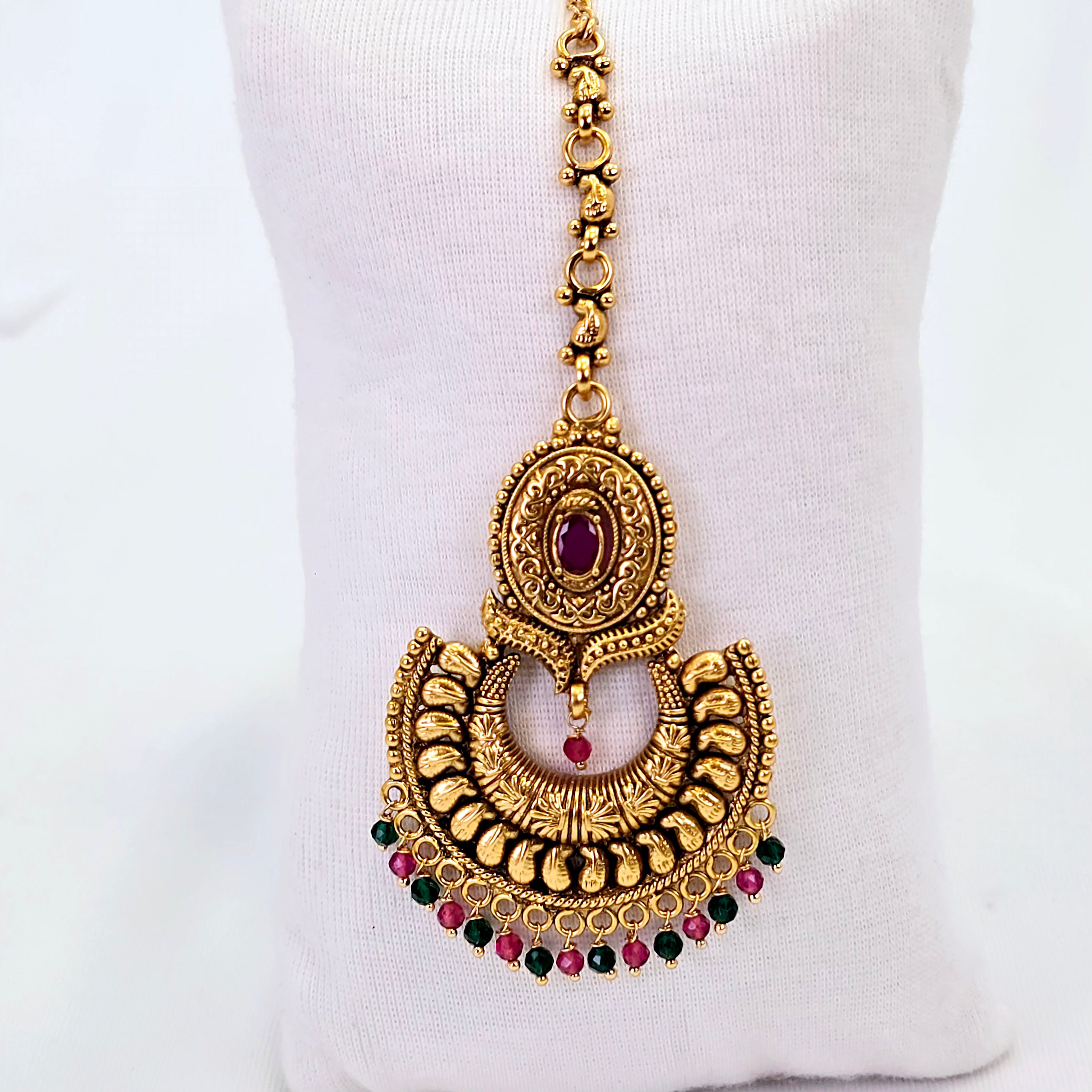 The Golnaaz Kempu Bindi