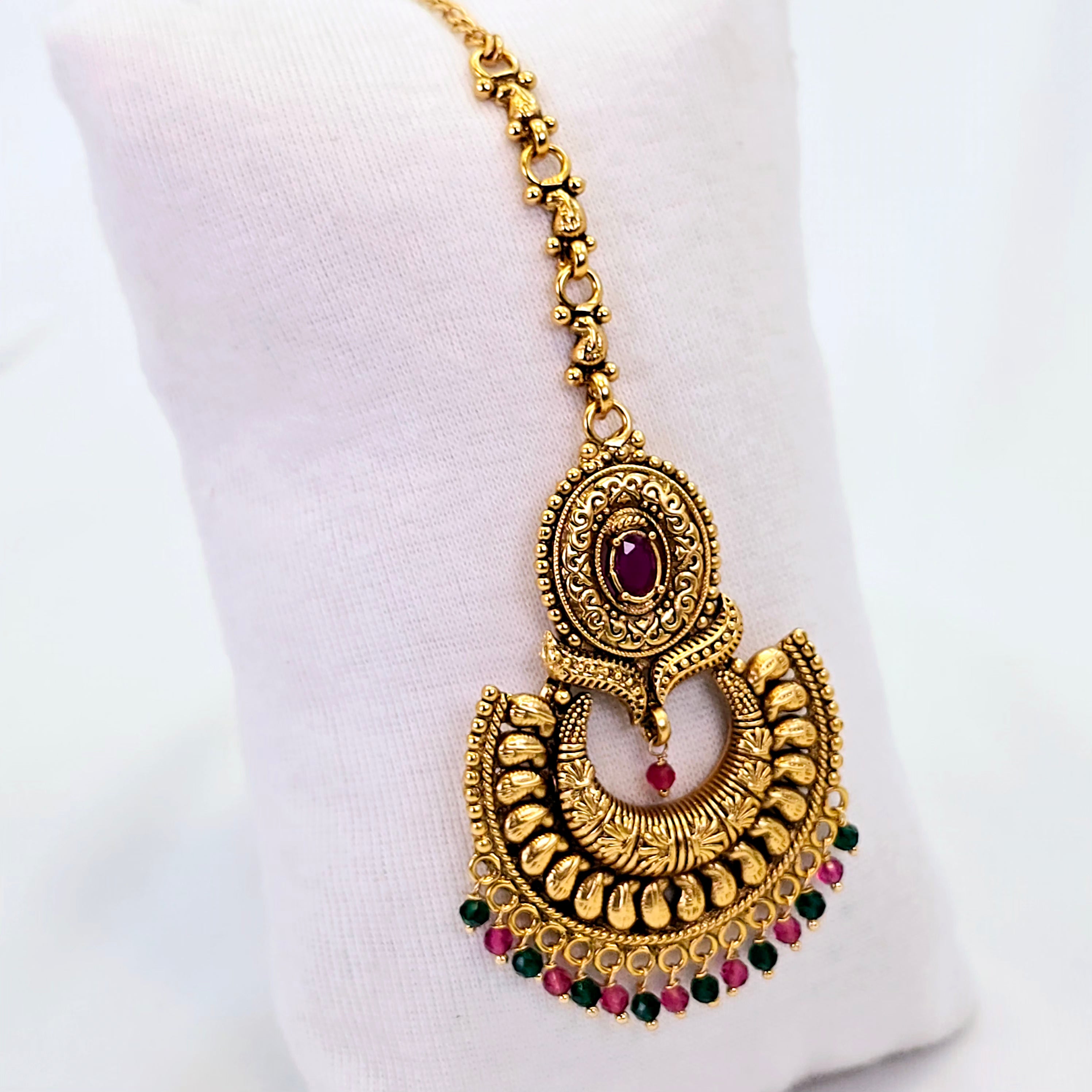 The Golnaaz Kempu Bindi