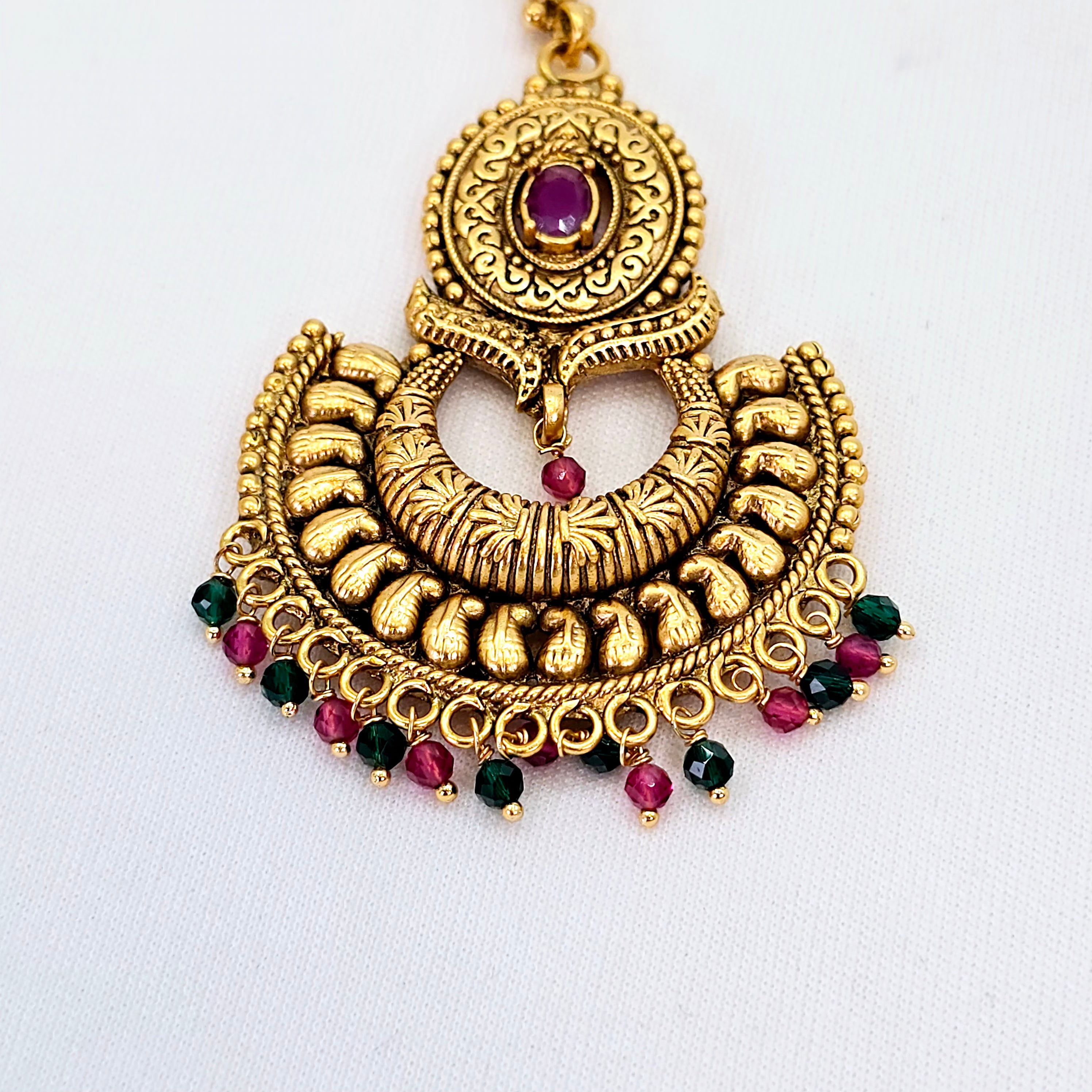 The Golnaaz Kempu Bindi