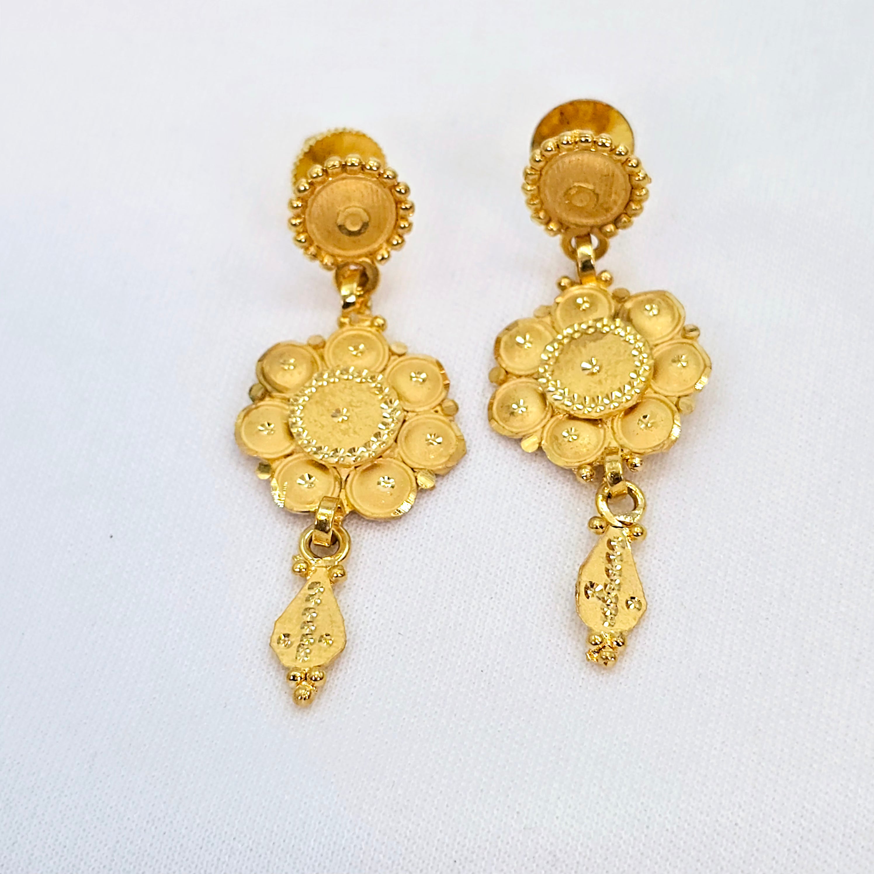 The Vedika Goldforming Long Necklace