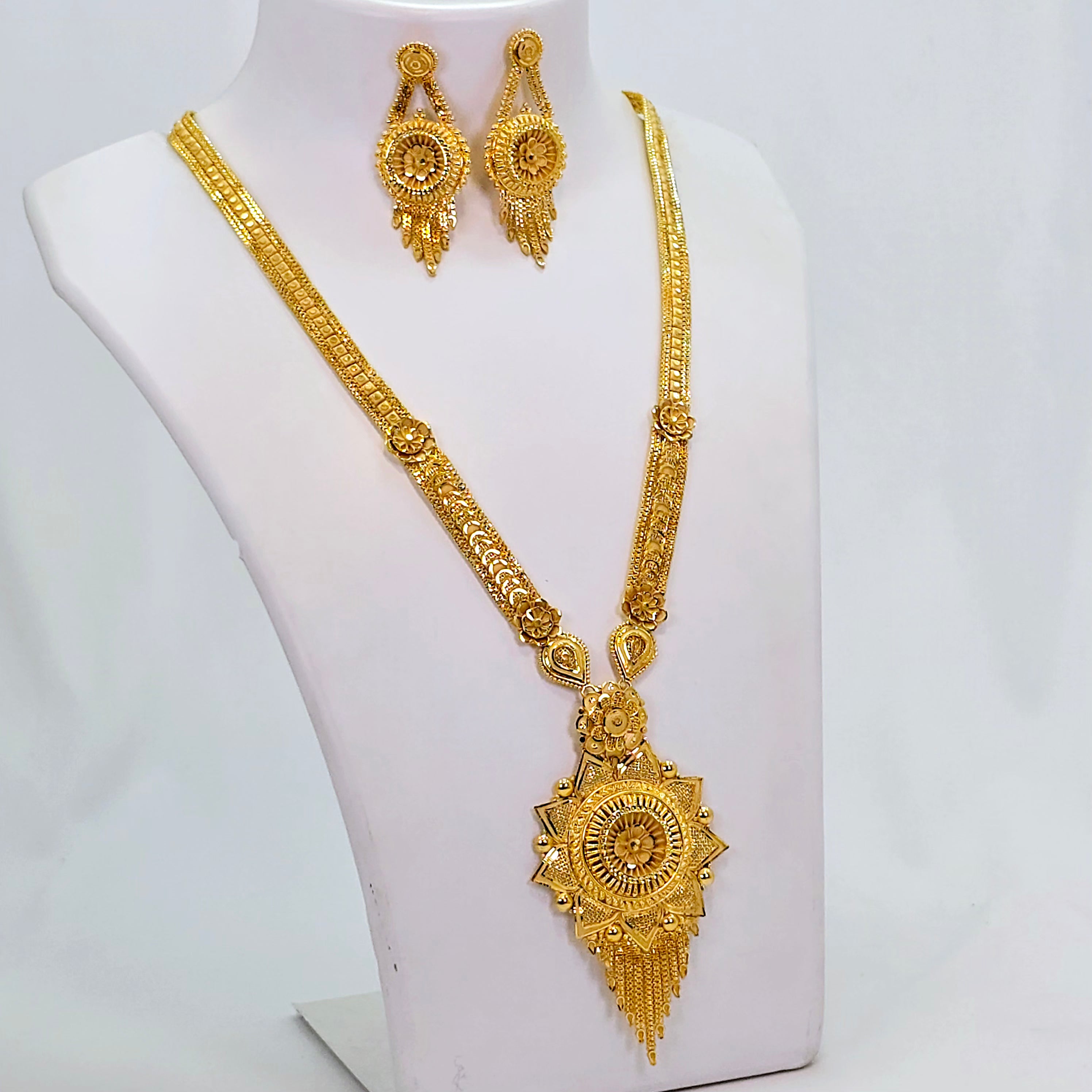 The Varuna Goldforming Long Necklace