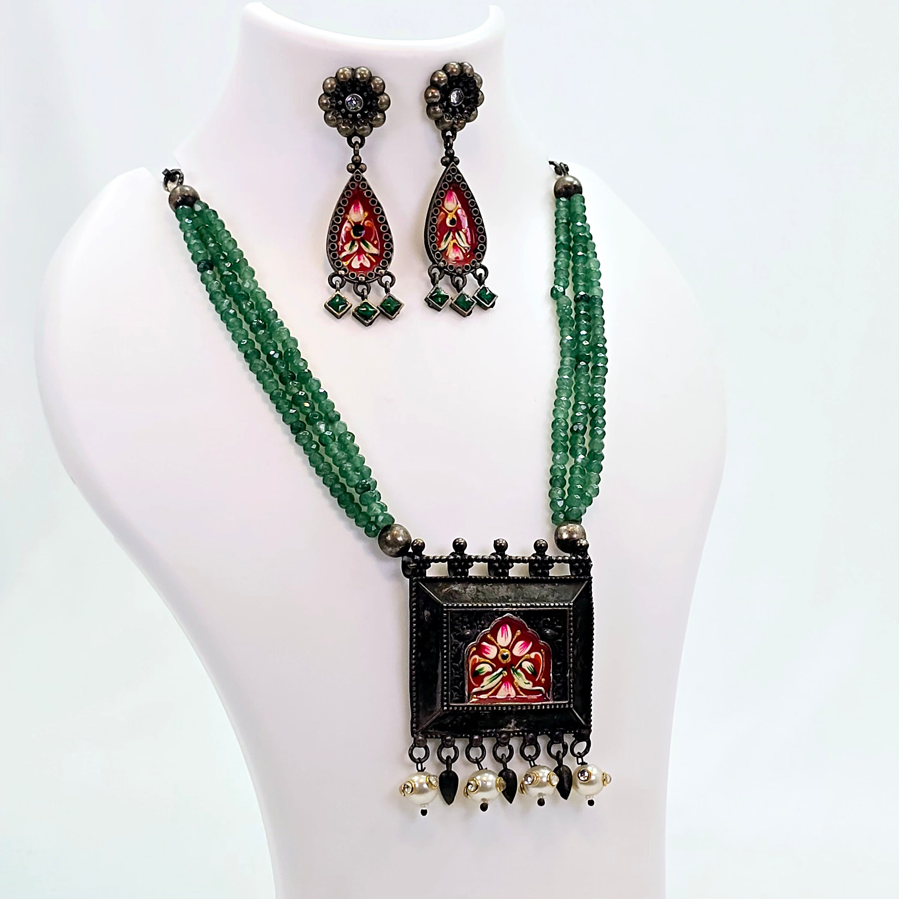 The Gwen Oxidized Necklace