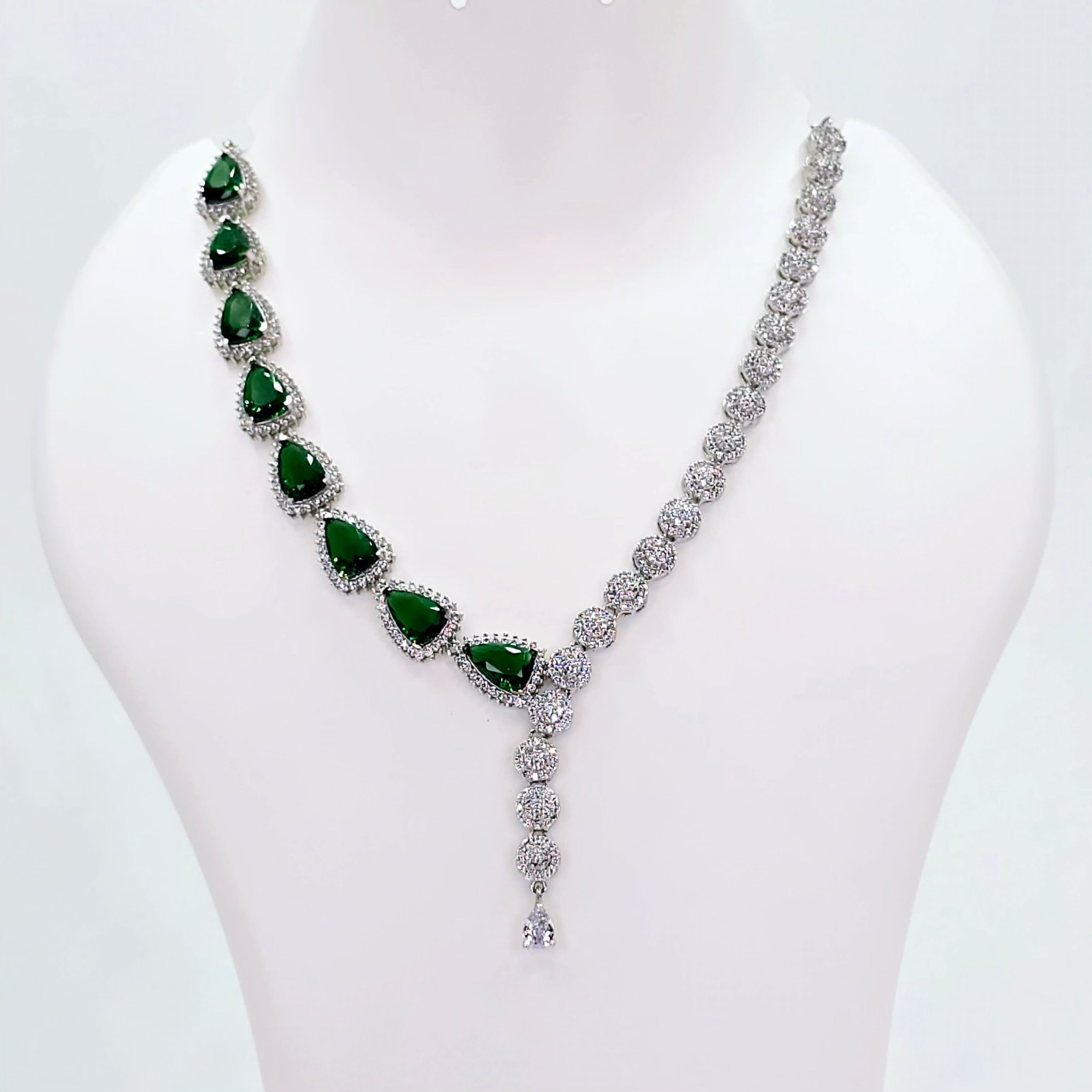 The Nadine Whitegold A.D Necklace