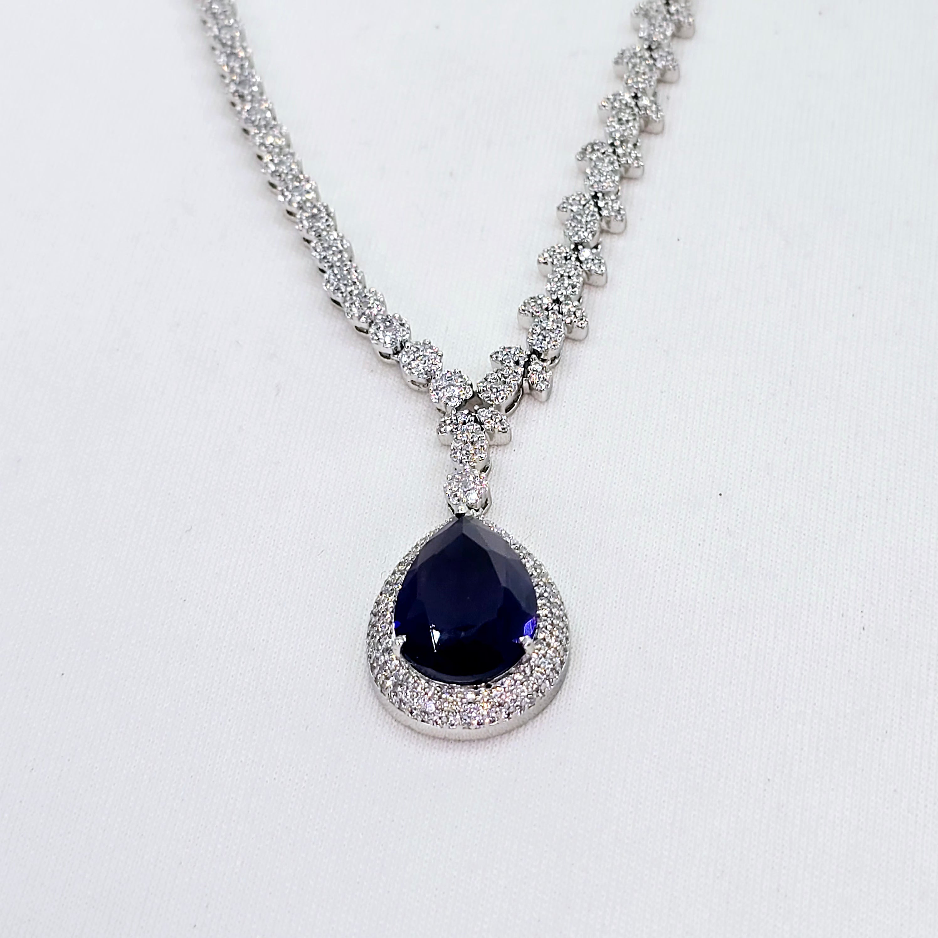 The Morgan Whitegold A.D Necklace