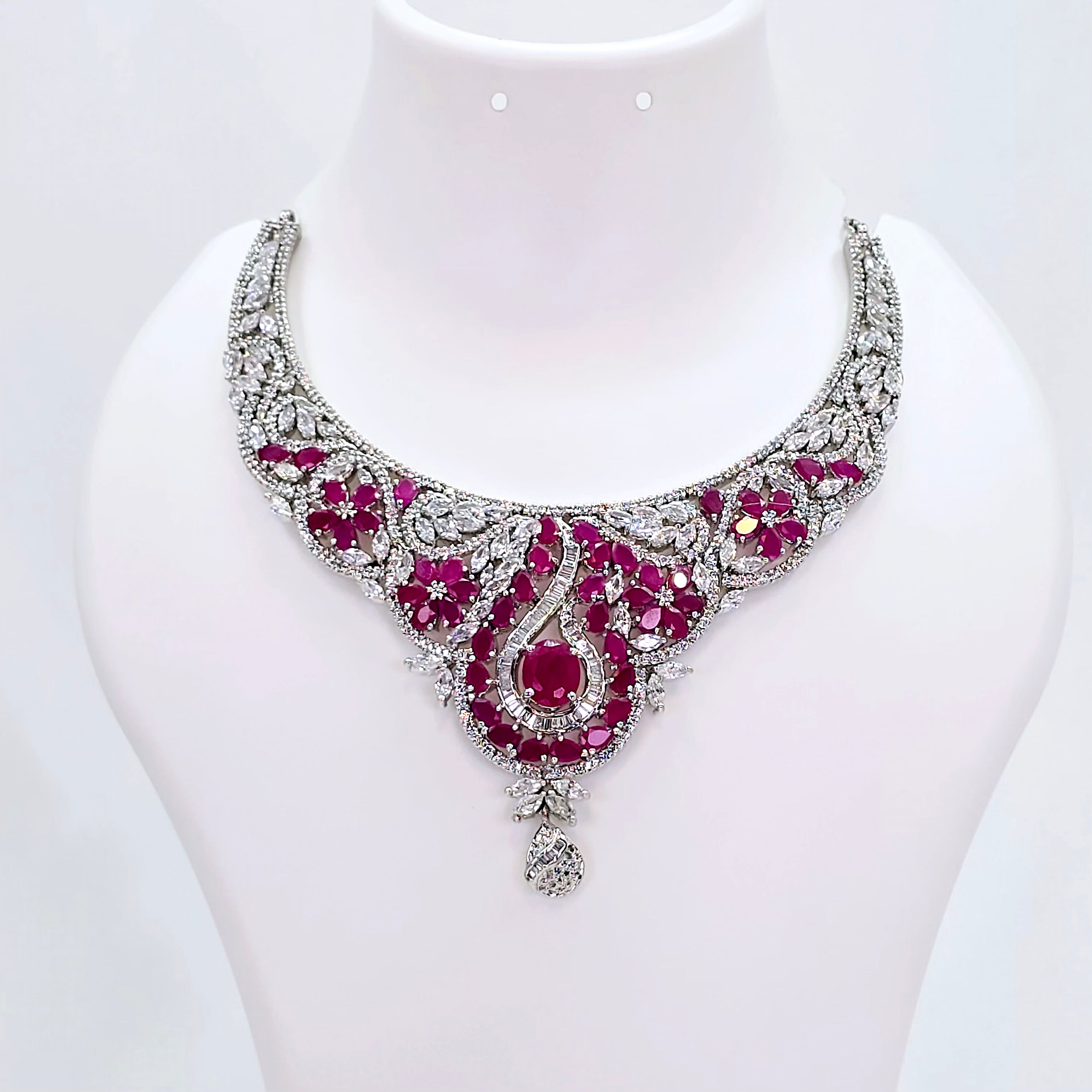 The Naomi Whitegold A.D Necklace