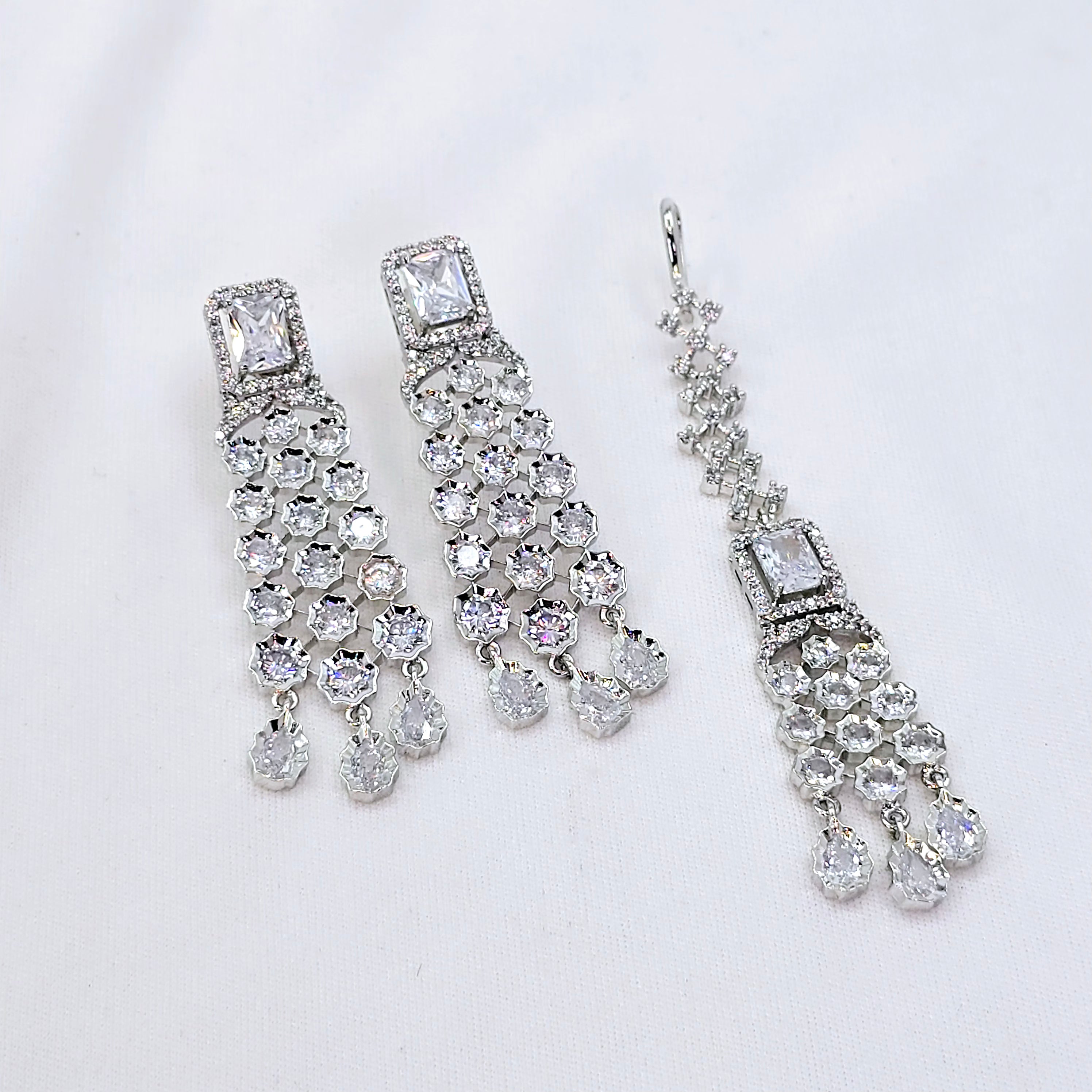 The Kasey Whitegold A.D Necklace