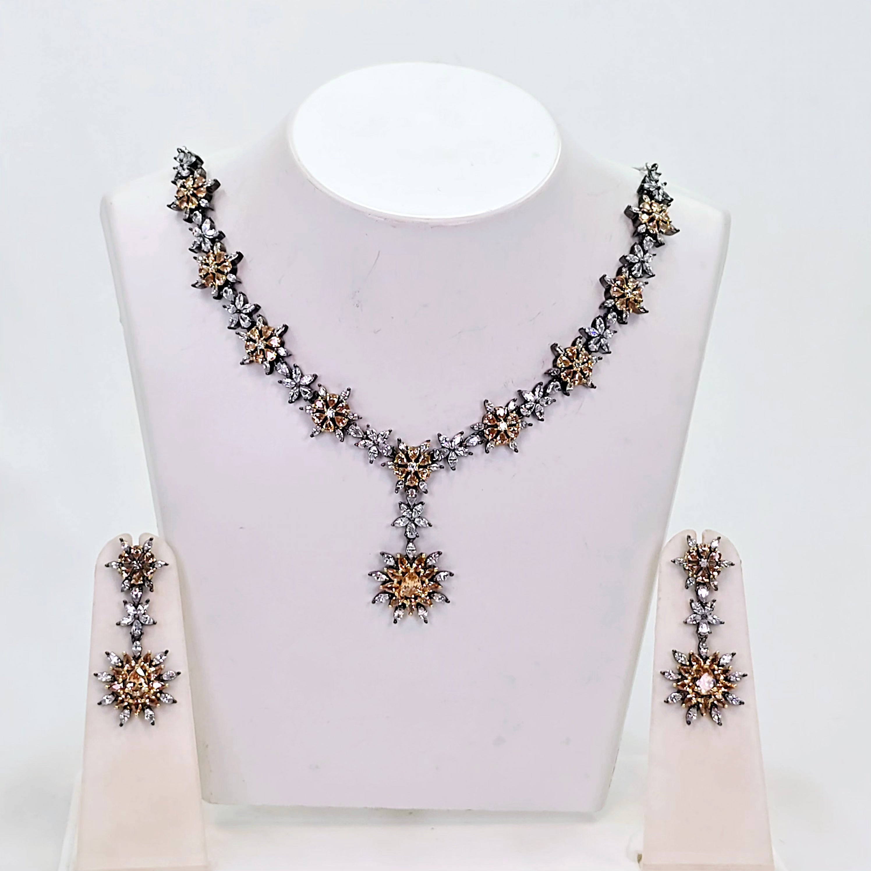 The Saphira Blackgold A.D Necklace