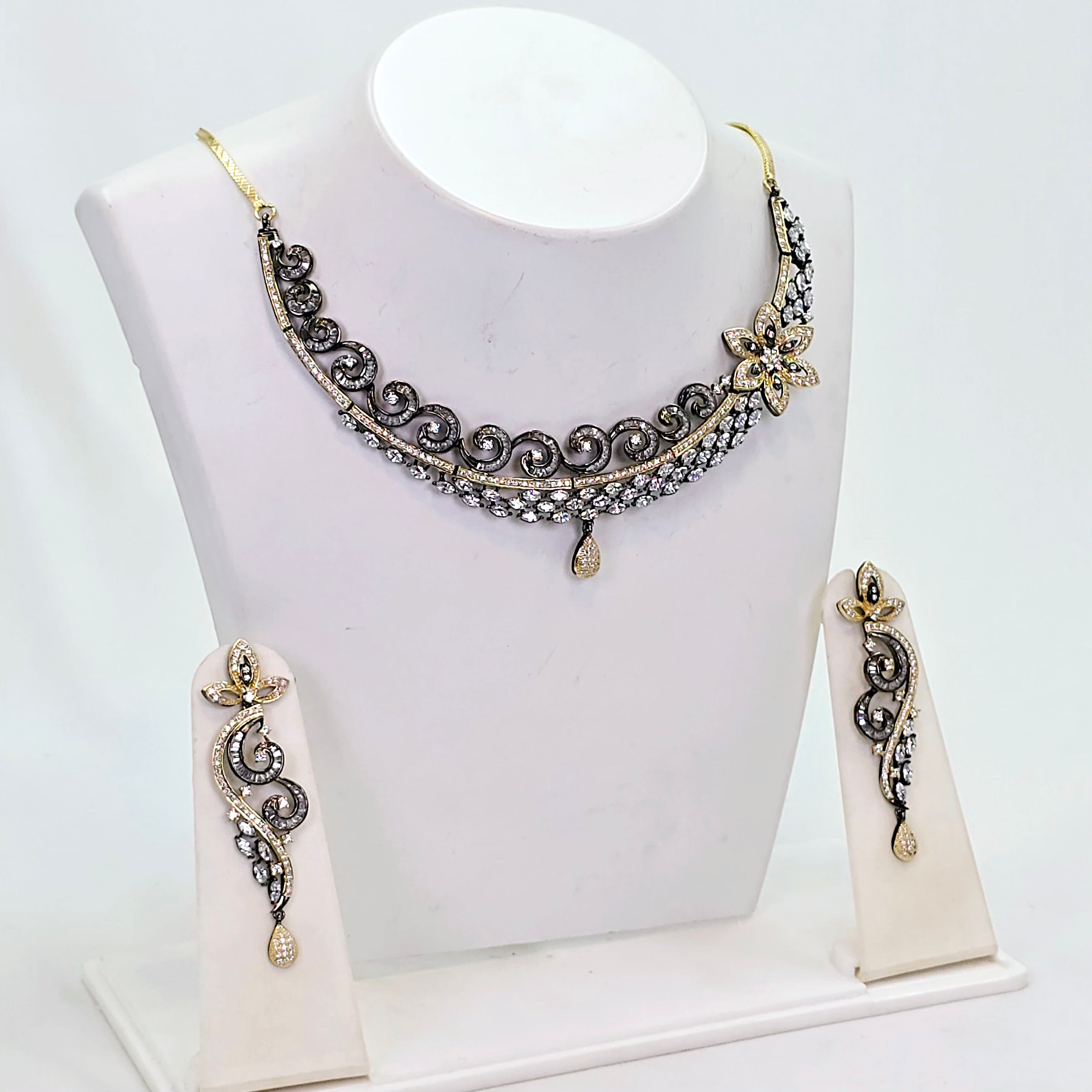 The Yazmin Blackgold A.D Necklace