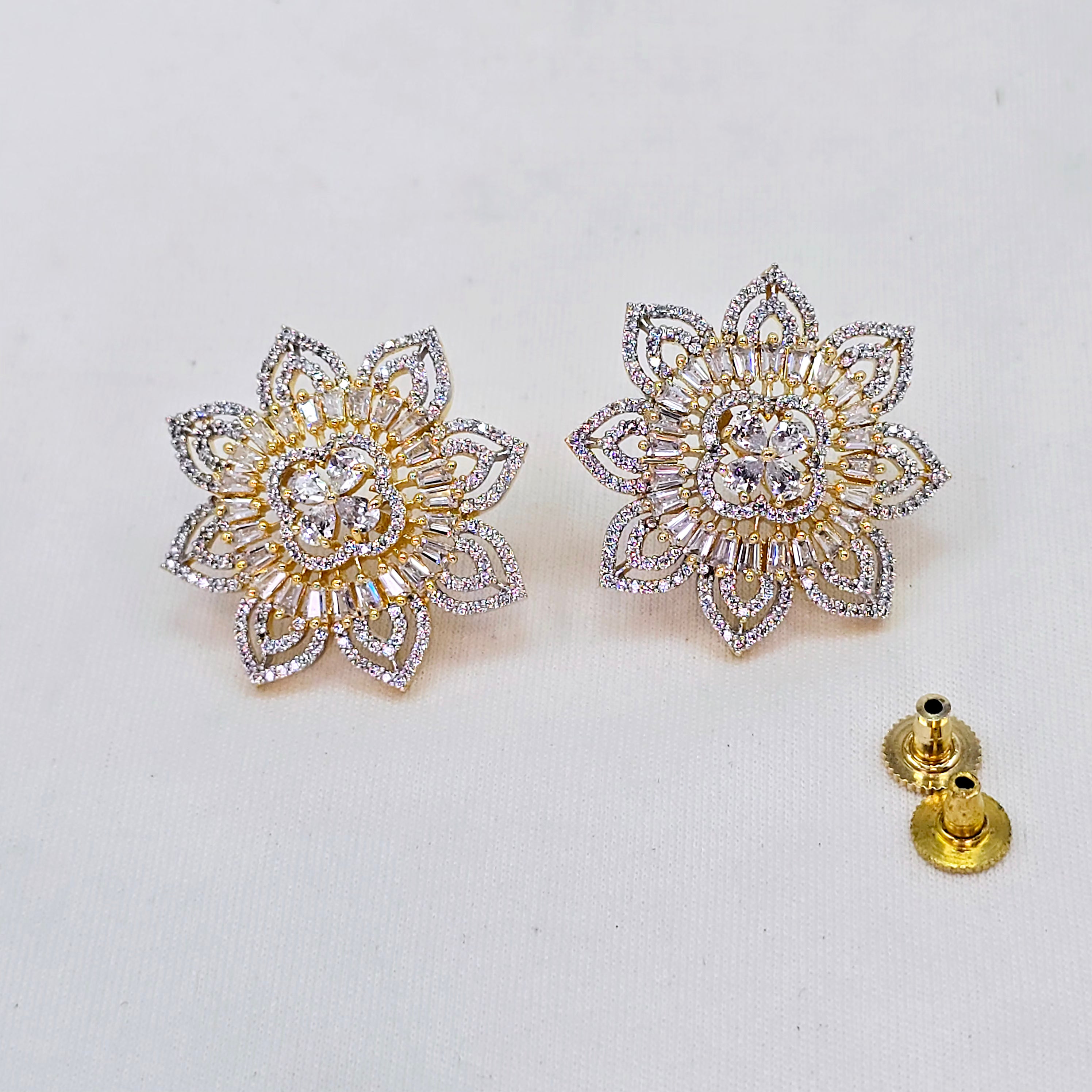 The Saskia Yellowgold A.D Earring