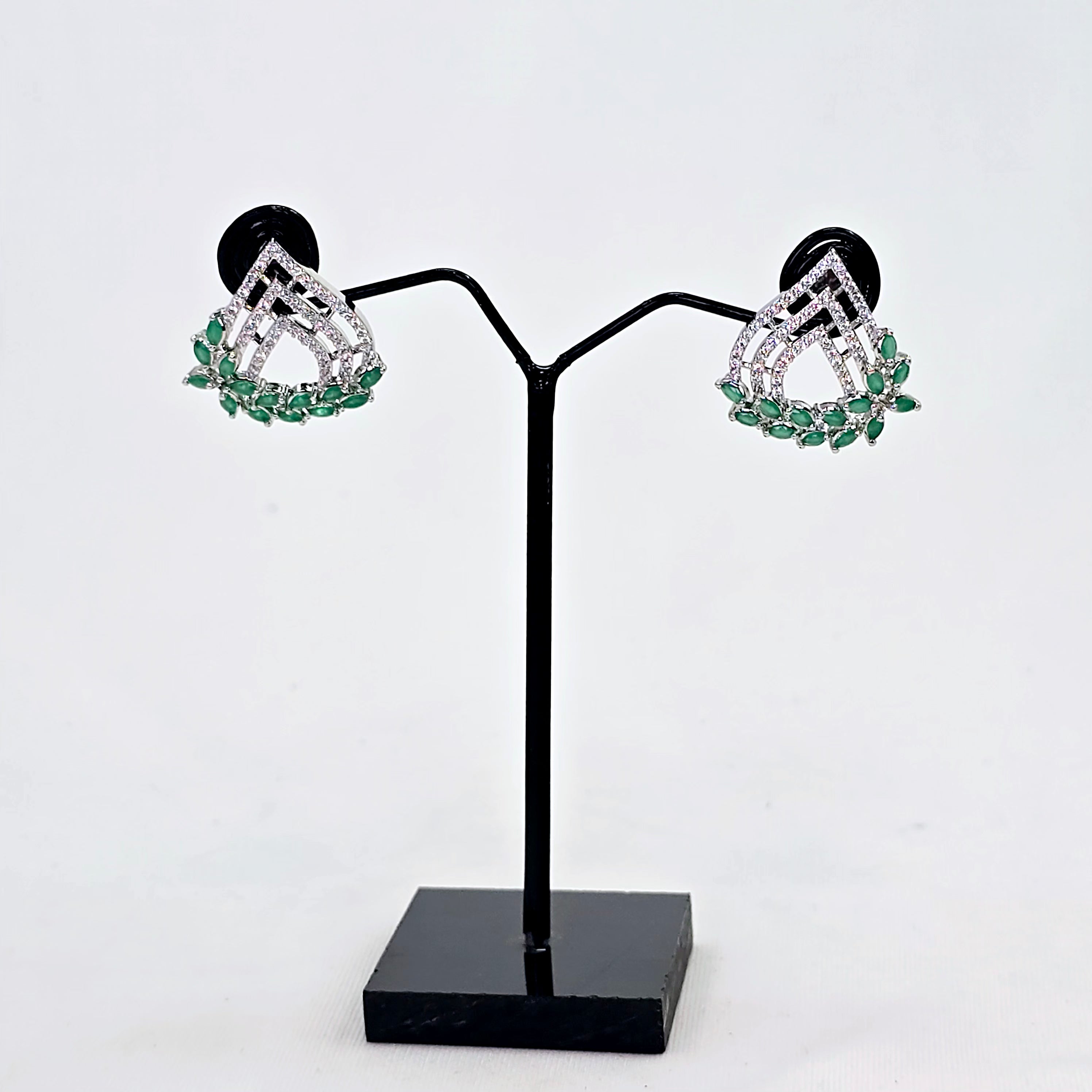 The Nissi Whitegold A.D Earring