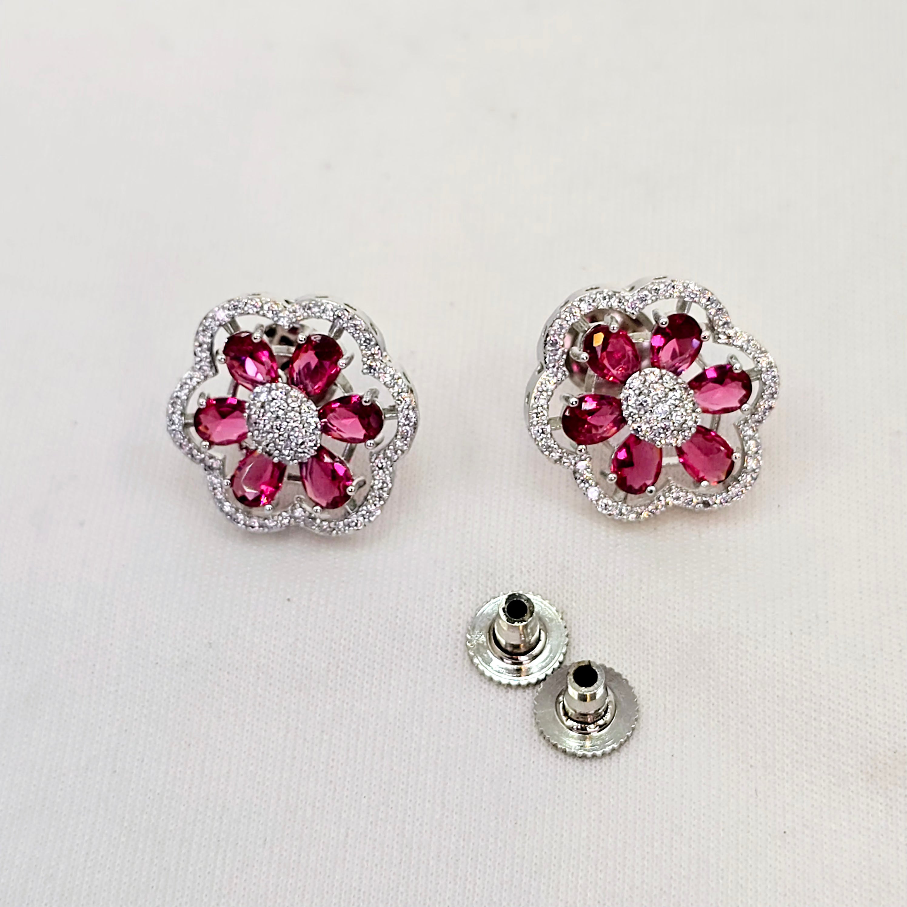 The Aniya Whitegold A.D Pendant Earring