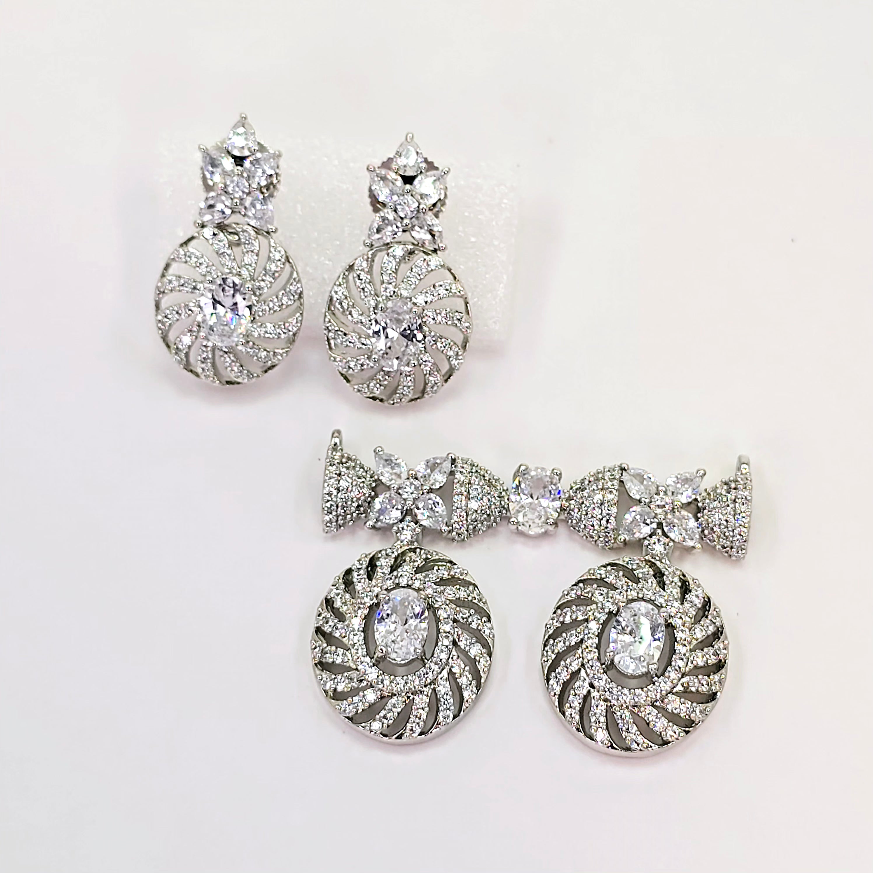 The Derika Whitegold A.D Pendant Earring (M.S)