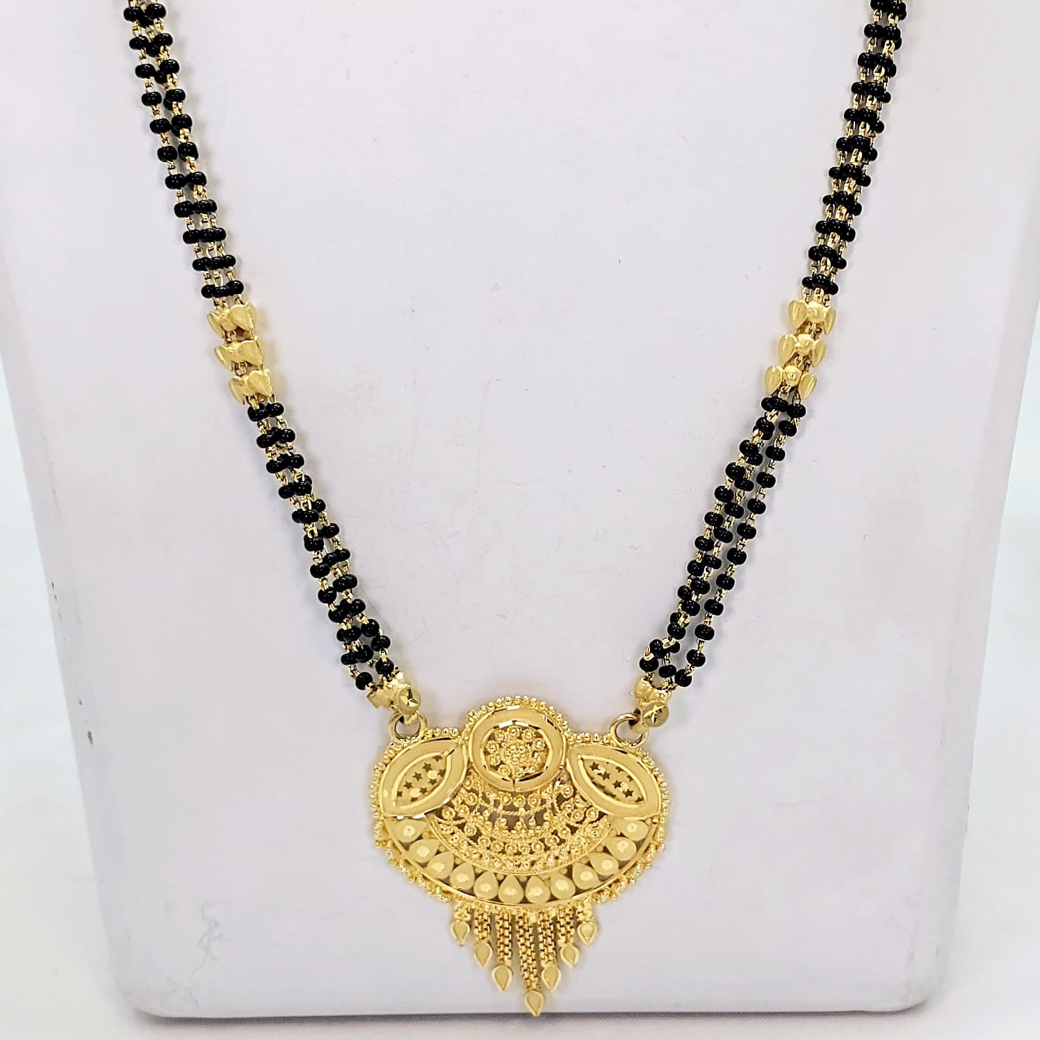 The Asmita Goldforming Mangalsutra