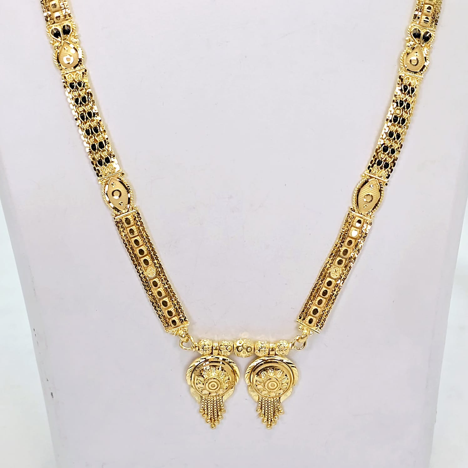 The Shrutika Goldforming Mangalsutra
