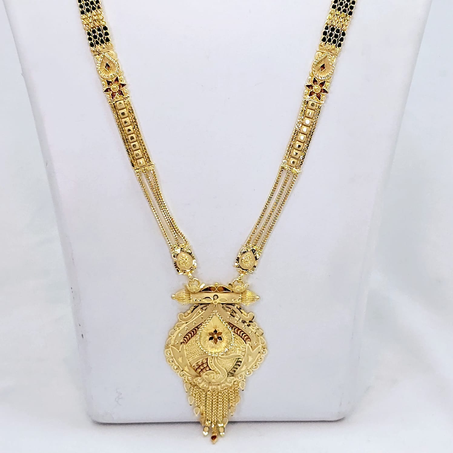 The sakshi Goldforming Mangalsutra