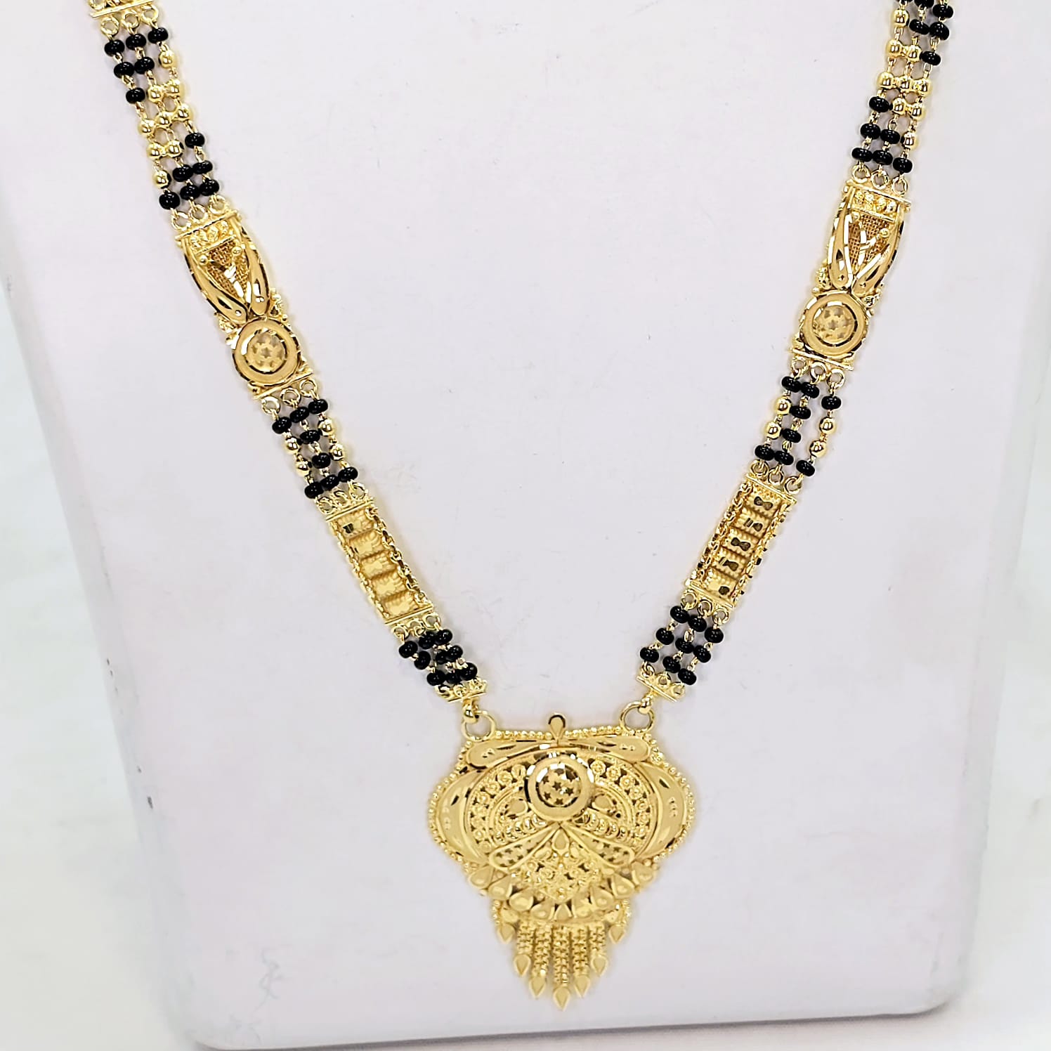 The Harshita Goldforming Mangalsutra