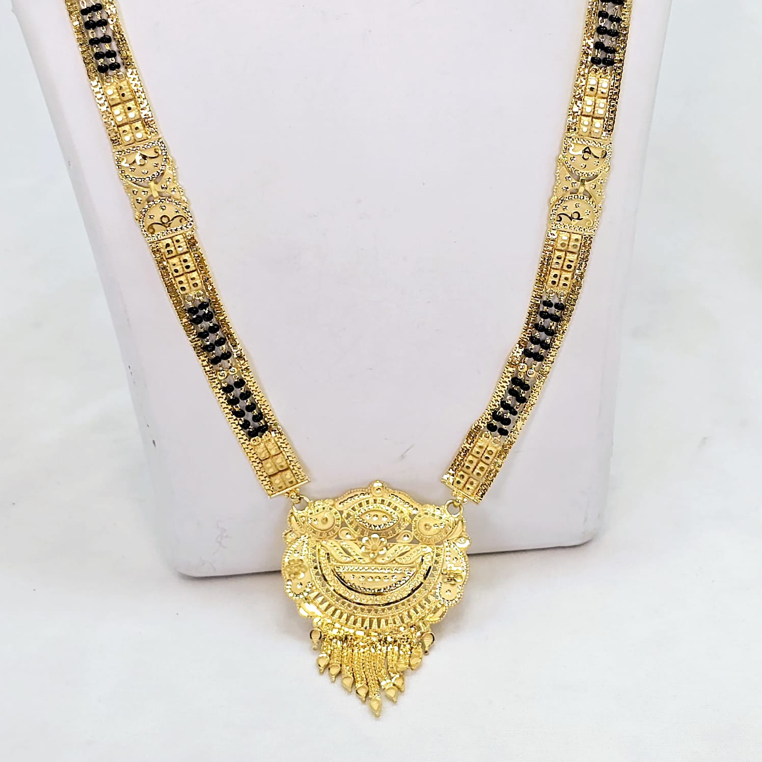 The Dipali Goldforming Mangalsutra