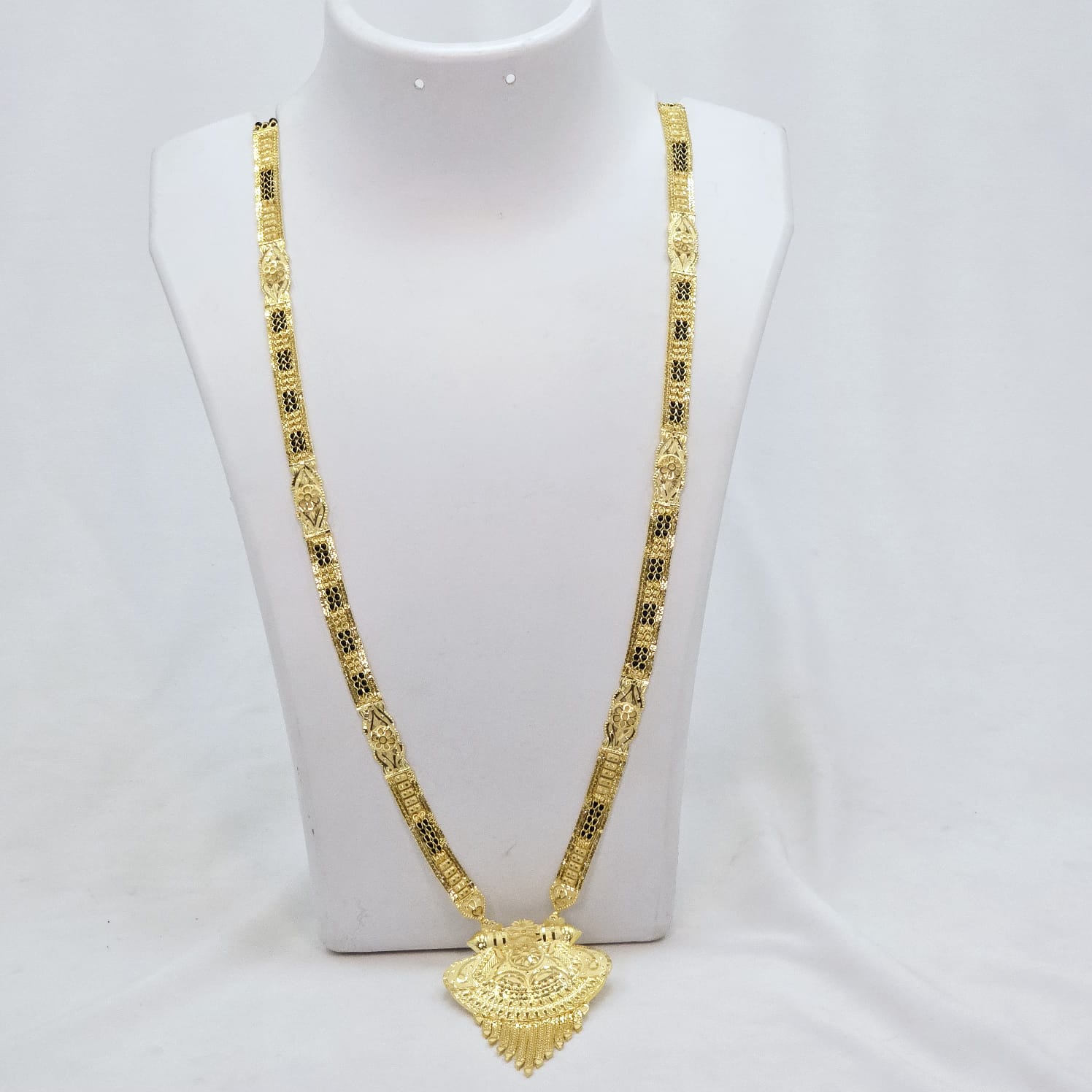The Anwesha Goldforming Mangalsutra