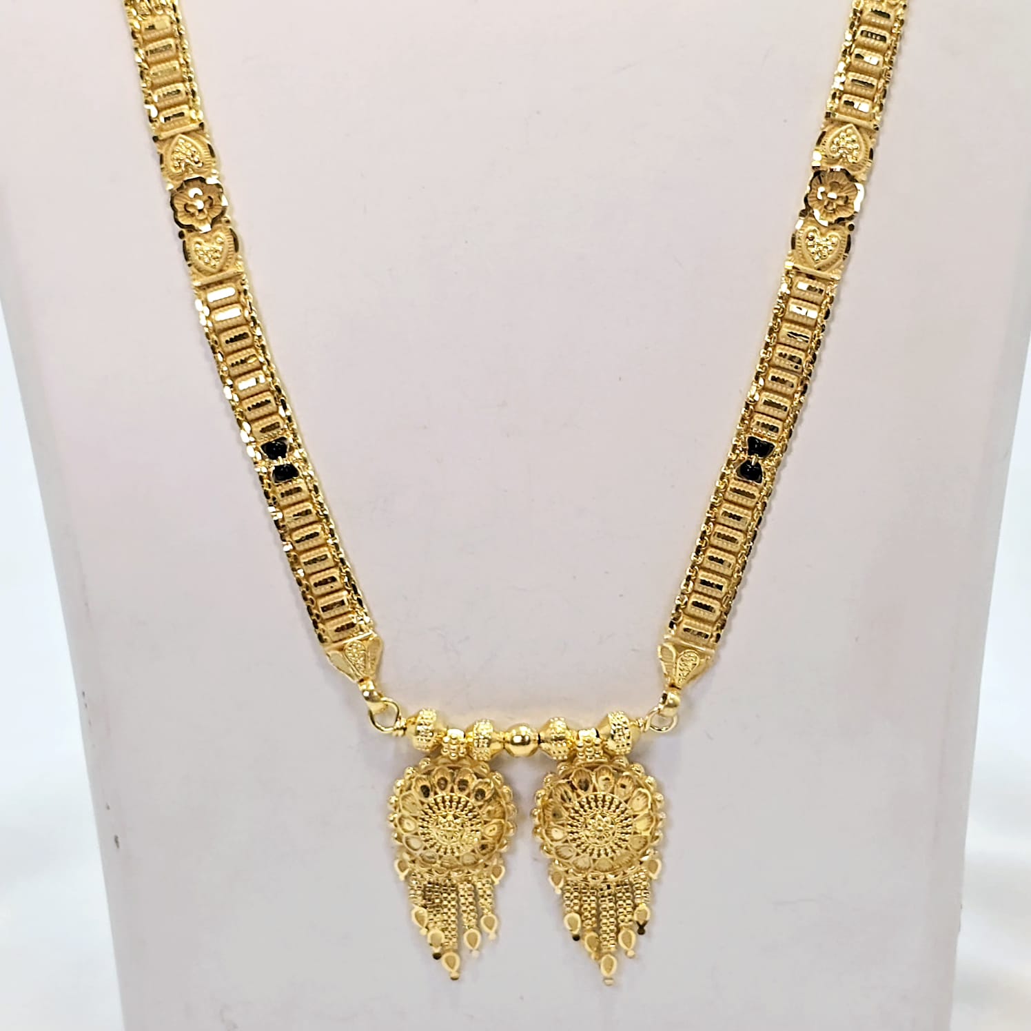 The Mahi Goldforming Mangalsutra