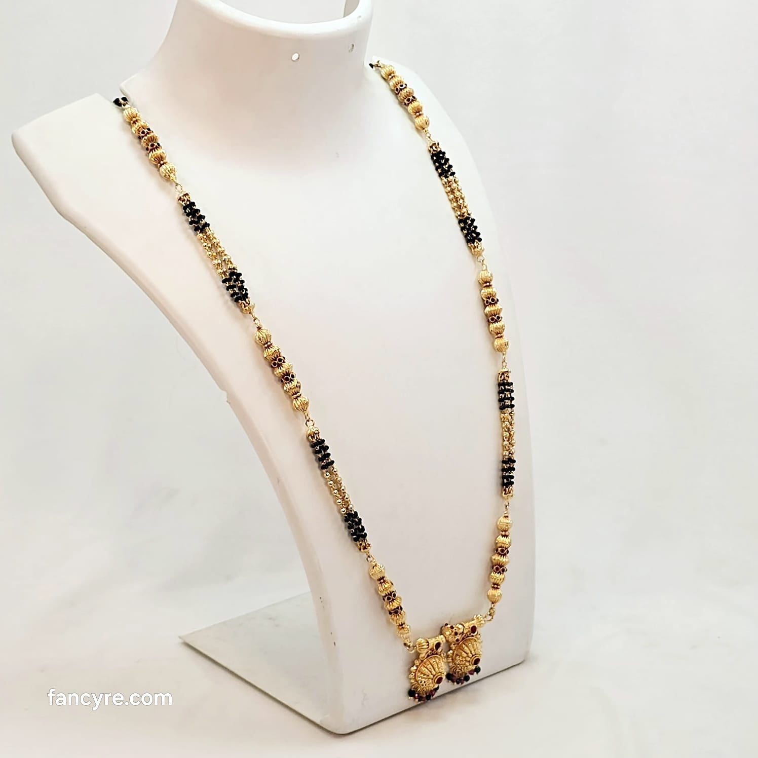 The Vasundhara Antique Goldforming Mangalsutra