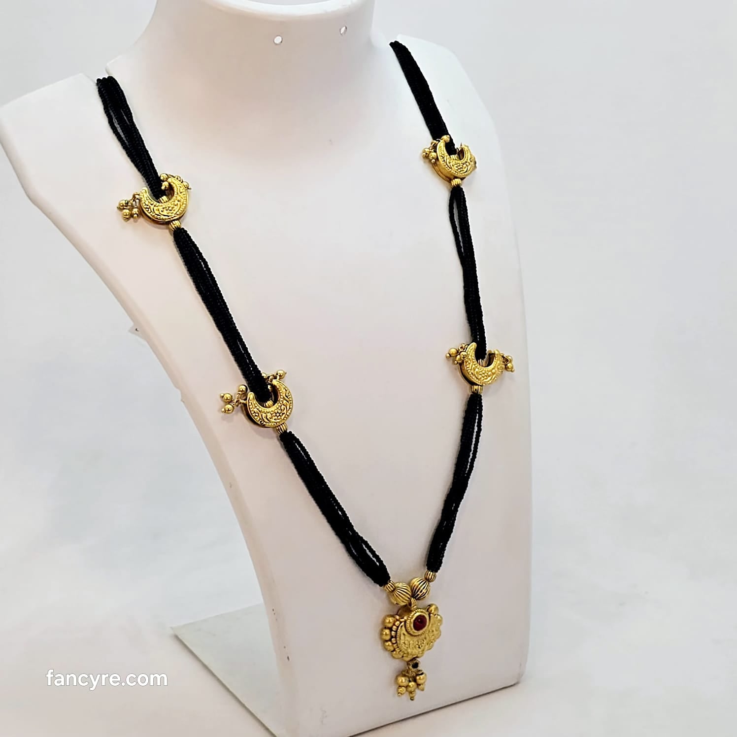 The Somia Antique Goldforming Mangalsutra