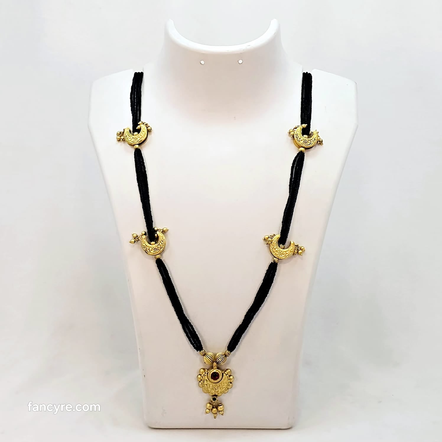 The Somia Antique Goldforming Mangalsutra
