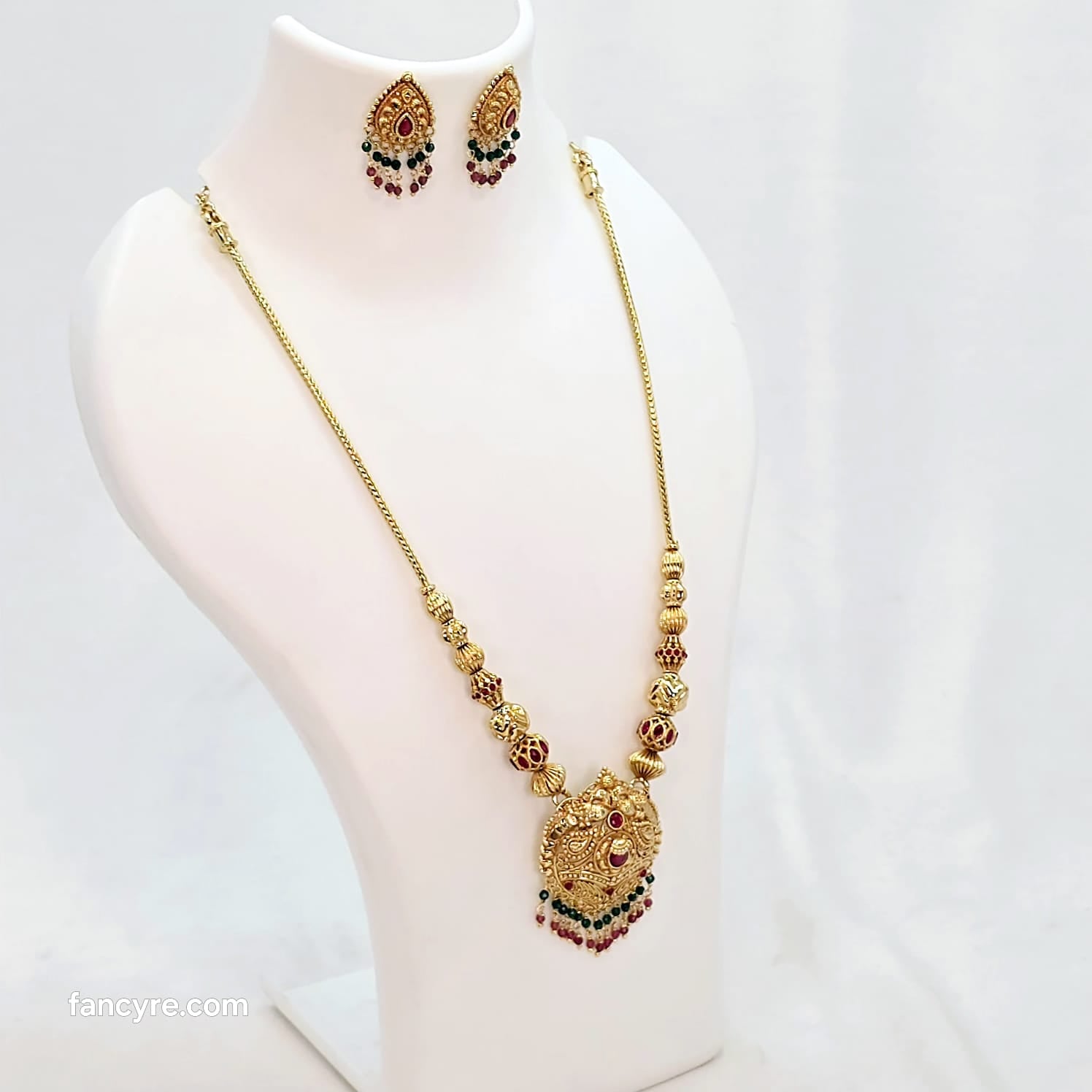 The Virika Antique Goldforming Necklace
