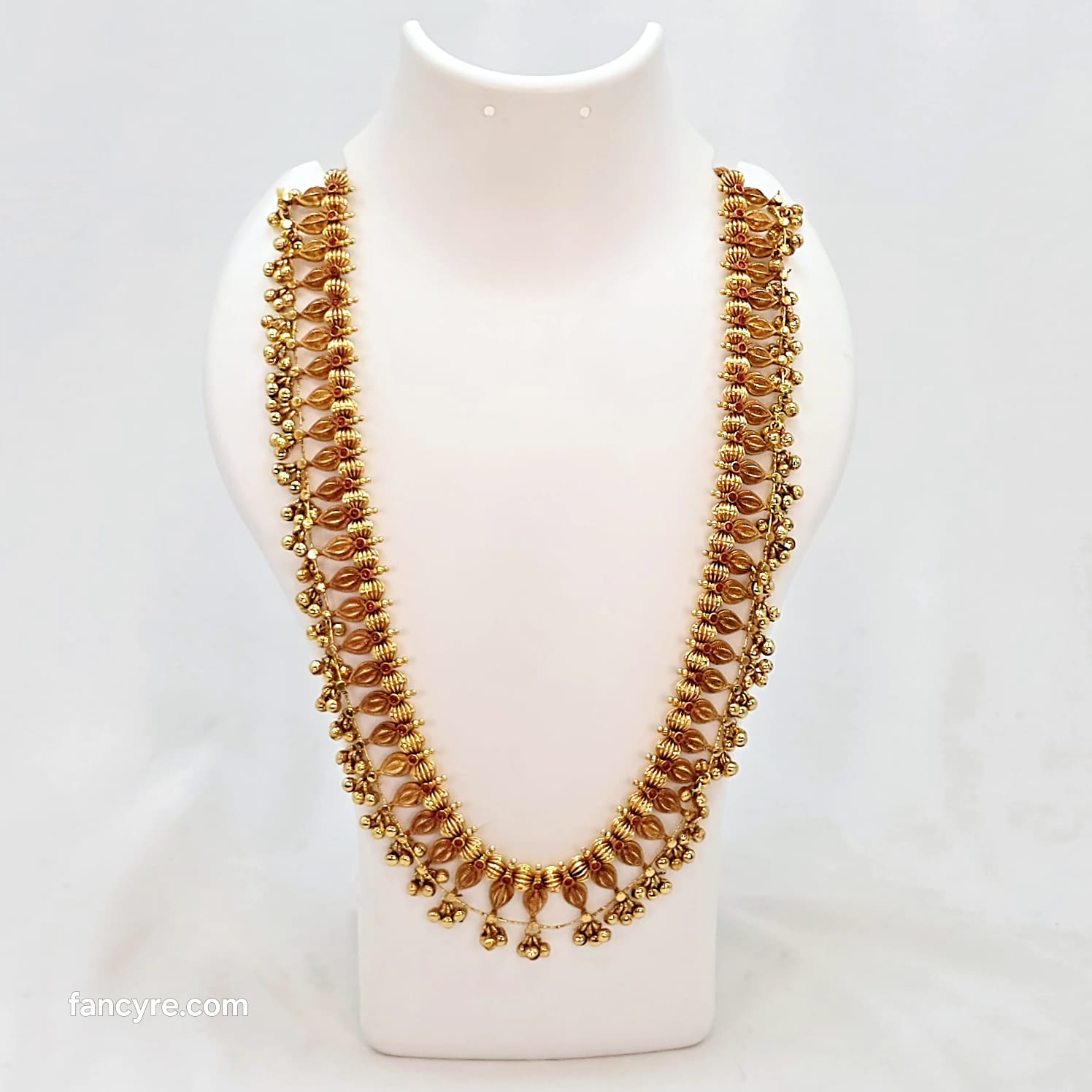 The Rashi Antique Goldforming Saaj