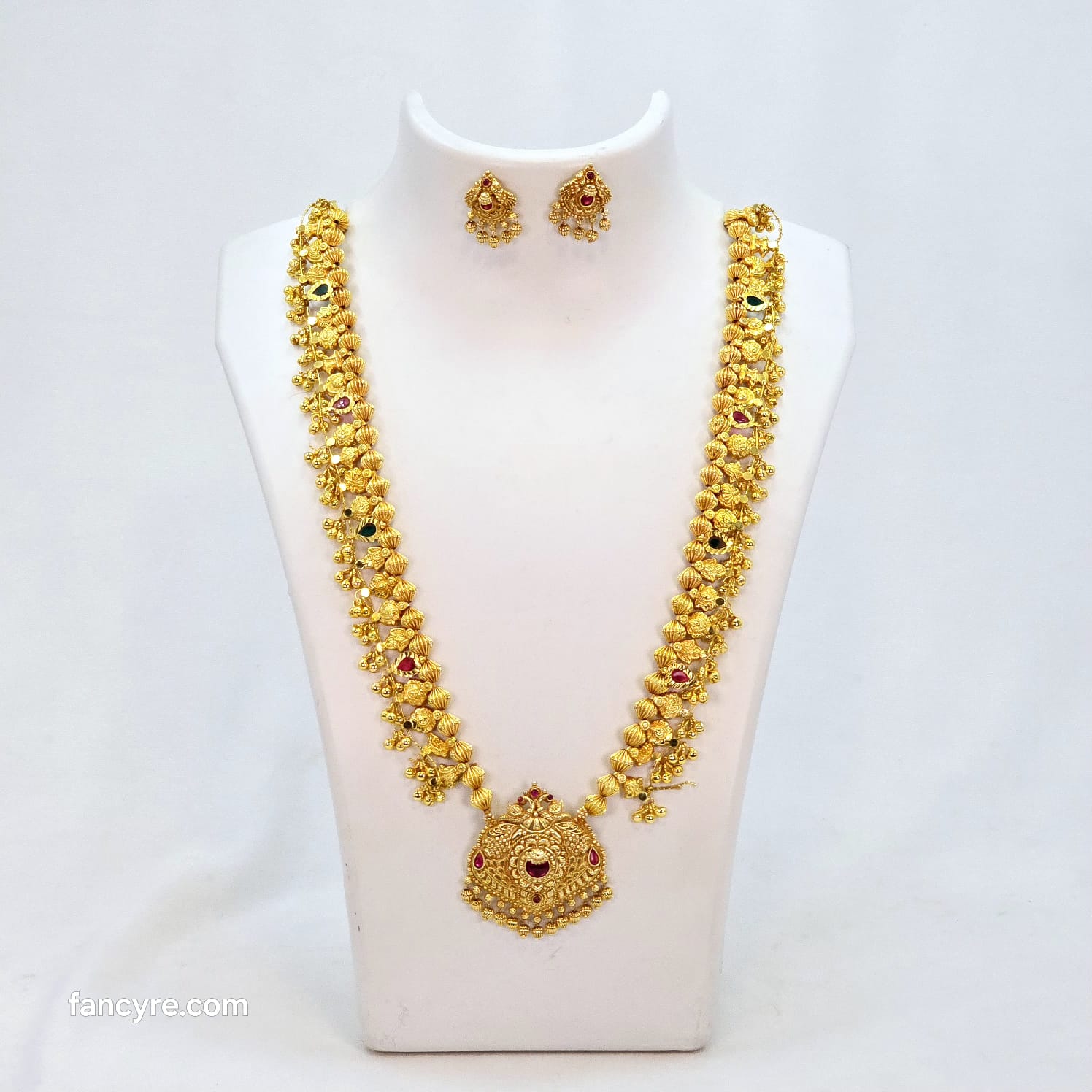 The Vallari Antique Goldforming Saaj