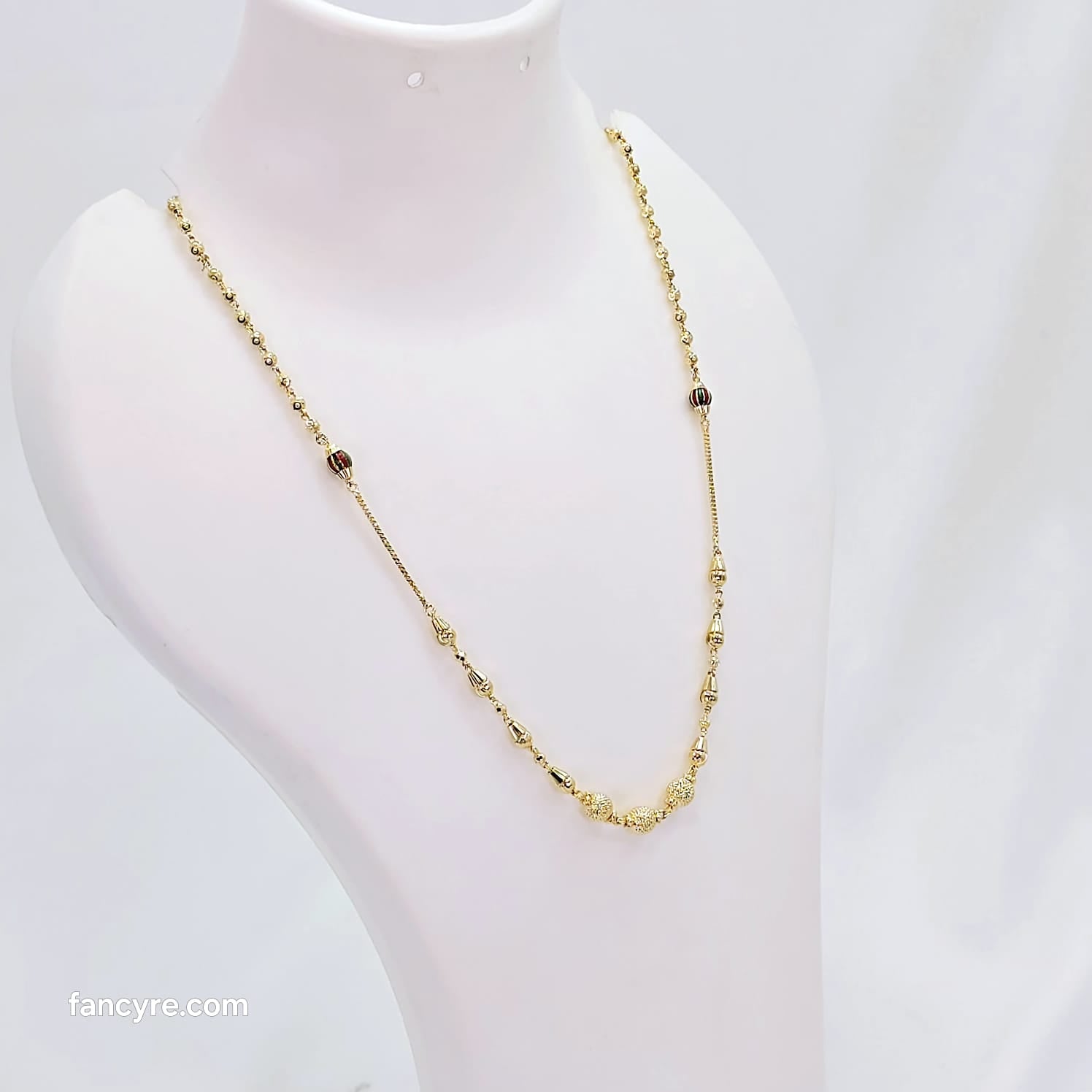 The Madhura Goldforming Necklace