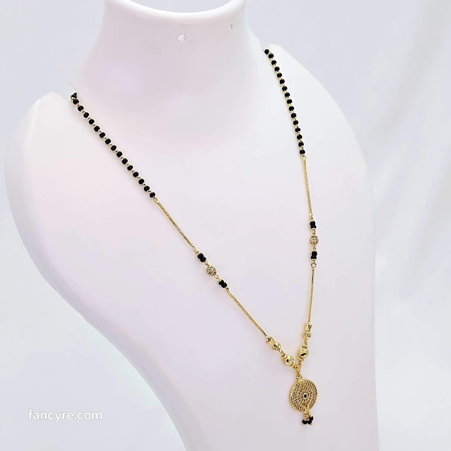 The Pihu Goldforming Mini Mangalsutra