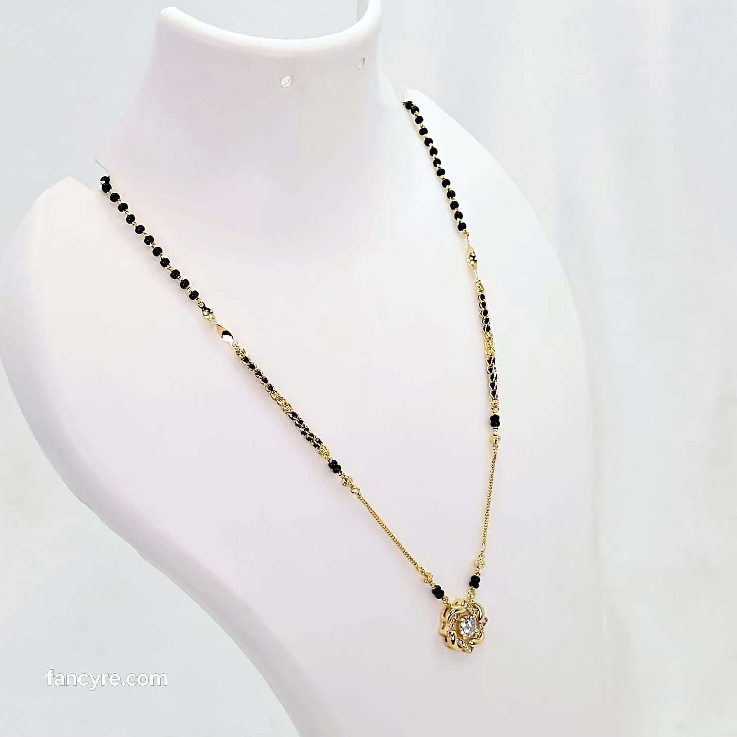 The Kaashni Goldforming Mini Mangalsutra