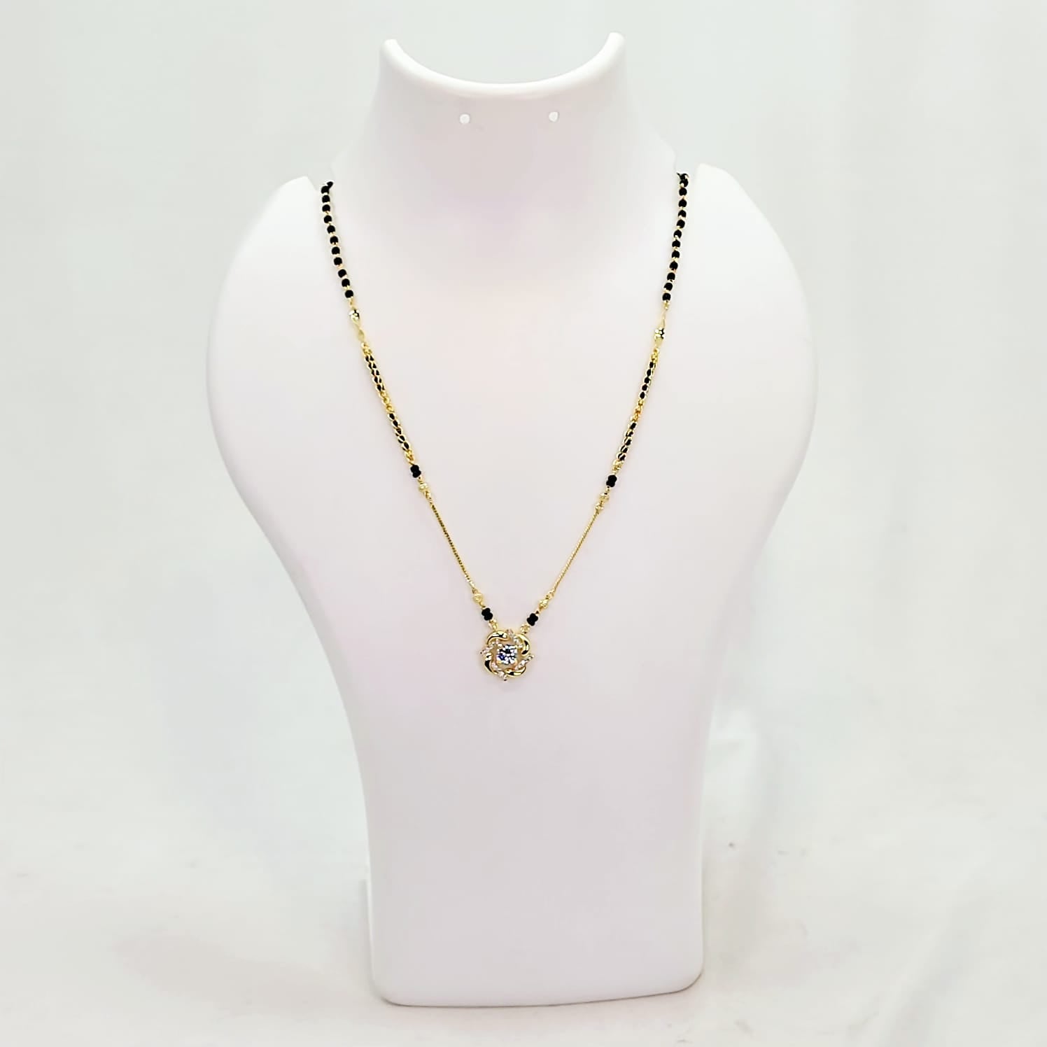 The Kaashni Goldforming Mini Mangalsutra
