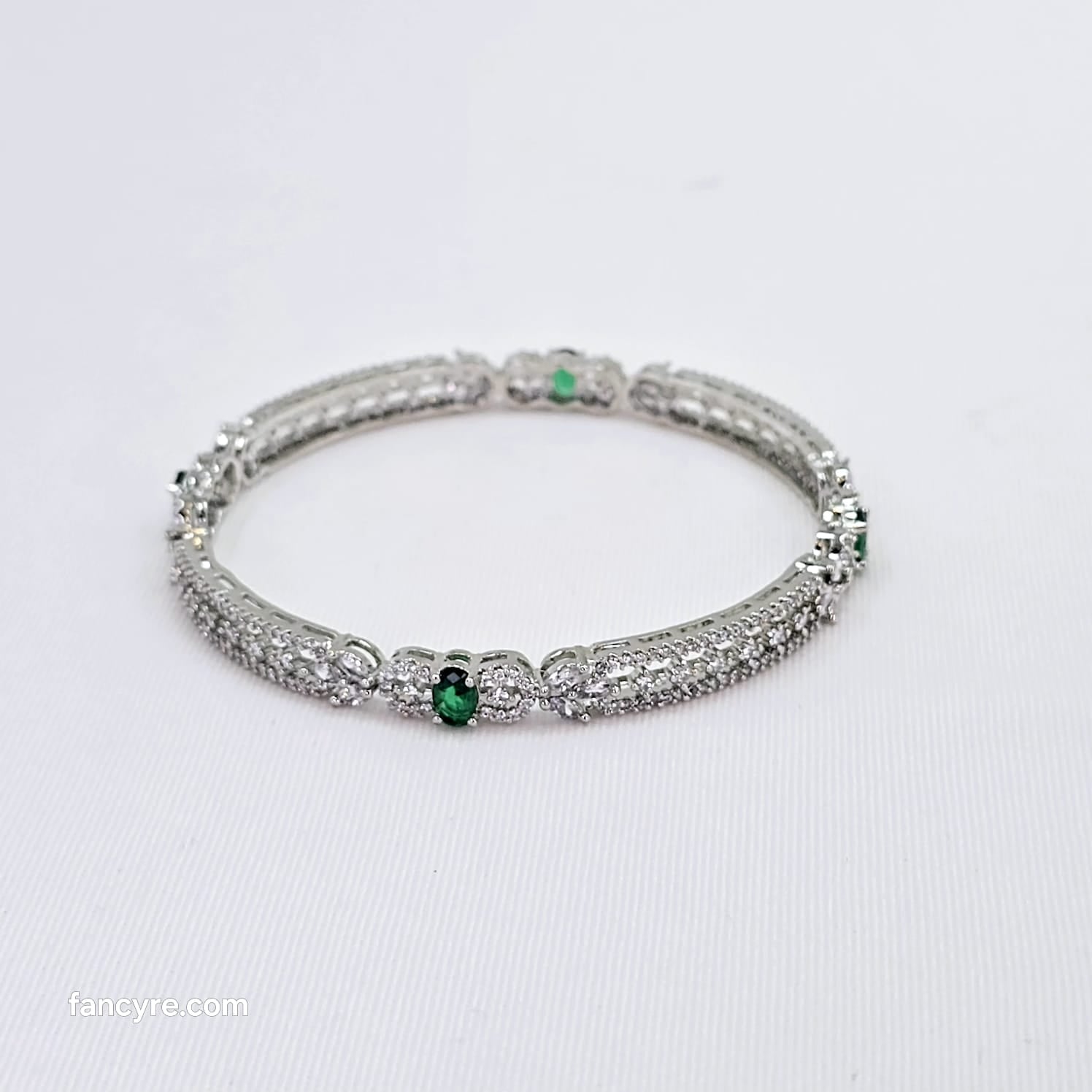 The Daisyna Whitegold A.D Bangle