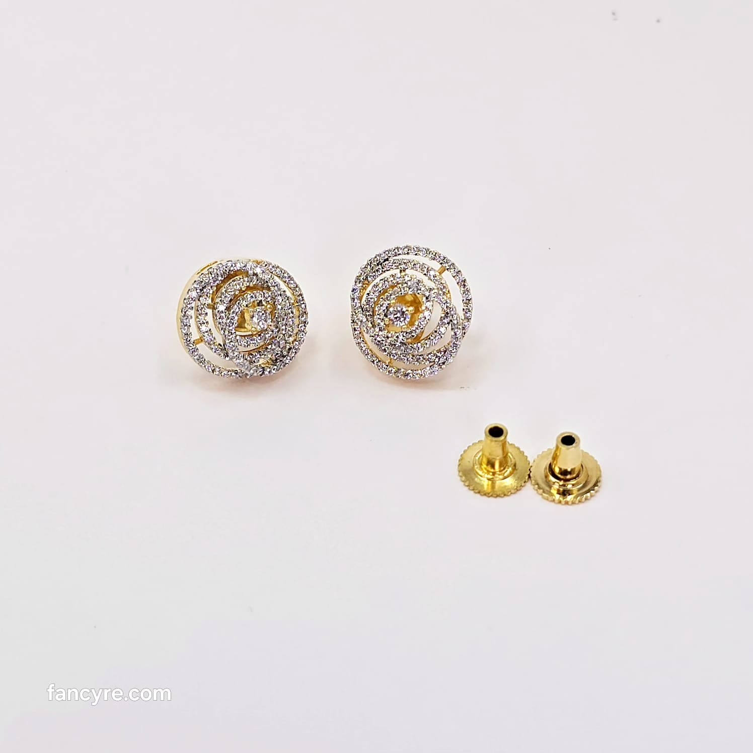The Davia Yellowgold A.D Earring