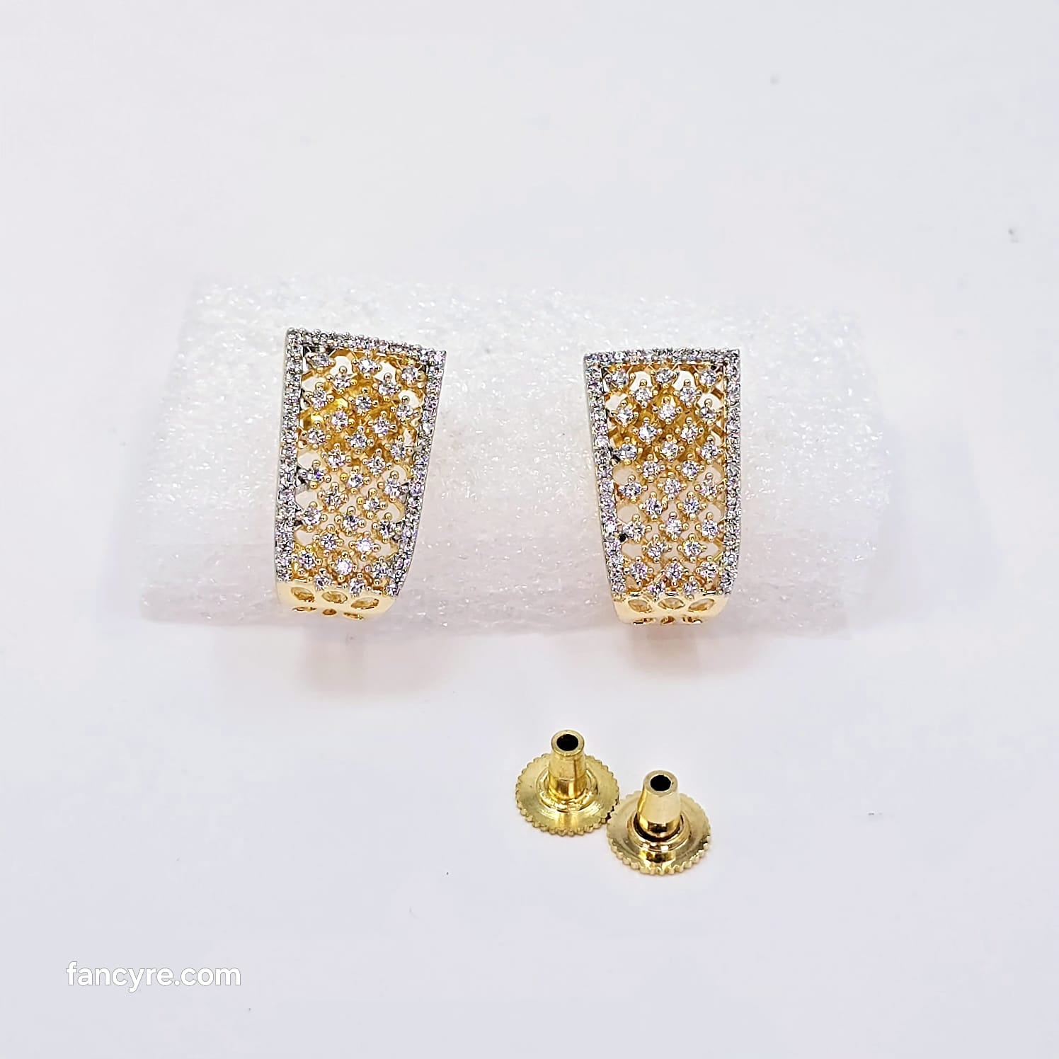 The Anais Yellowgold A.D Earring